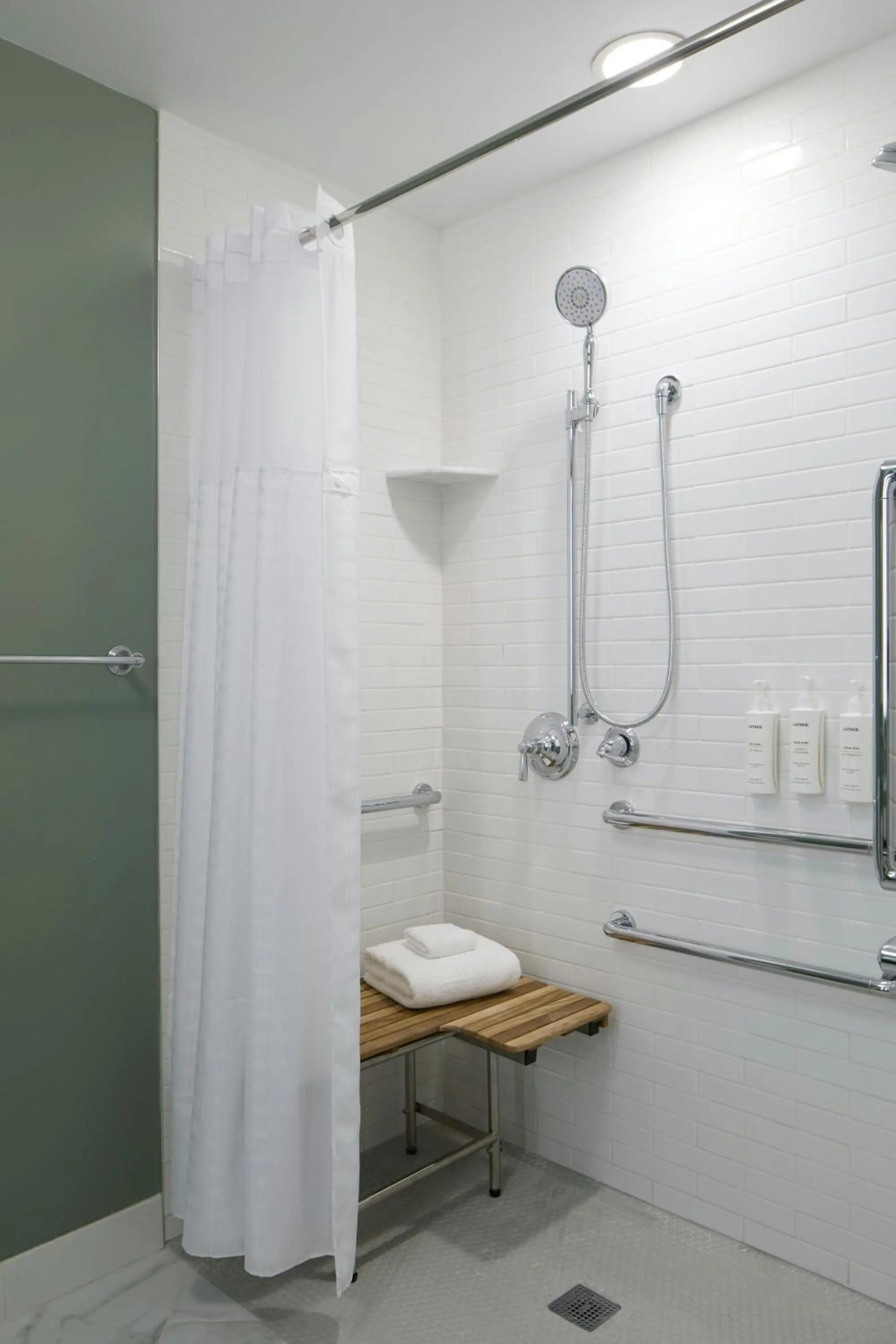 Bathroom in The Inn at Celebration, Autograph Collection