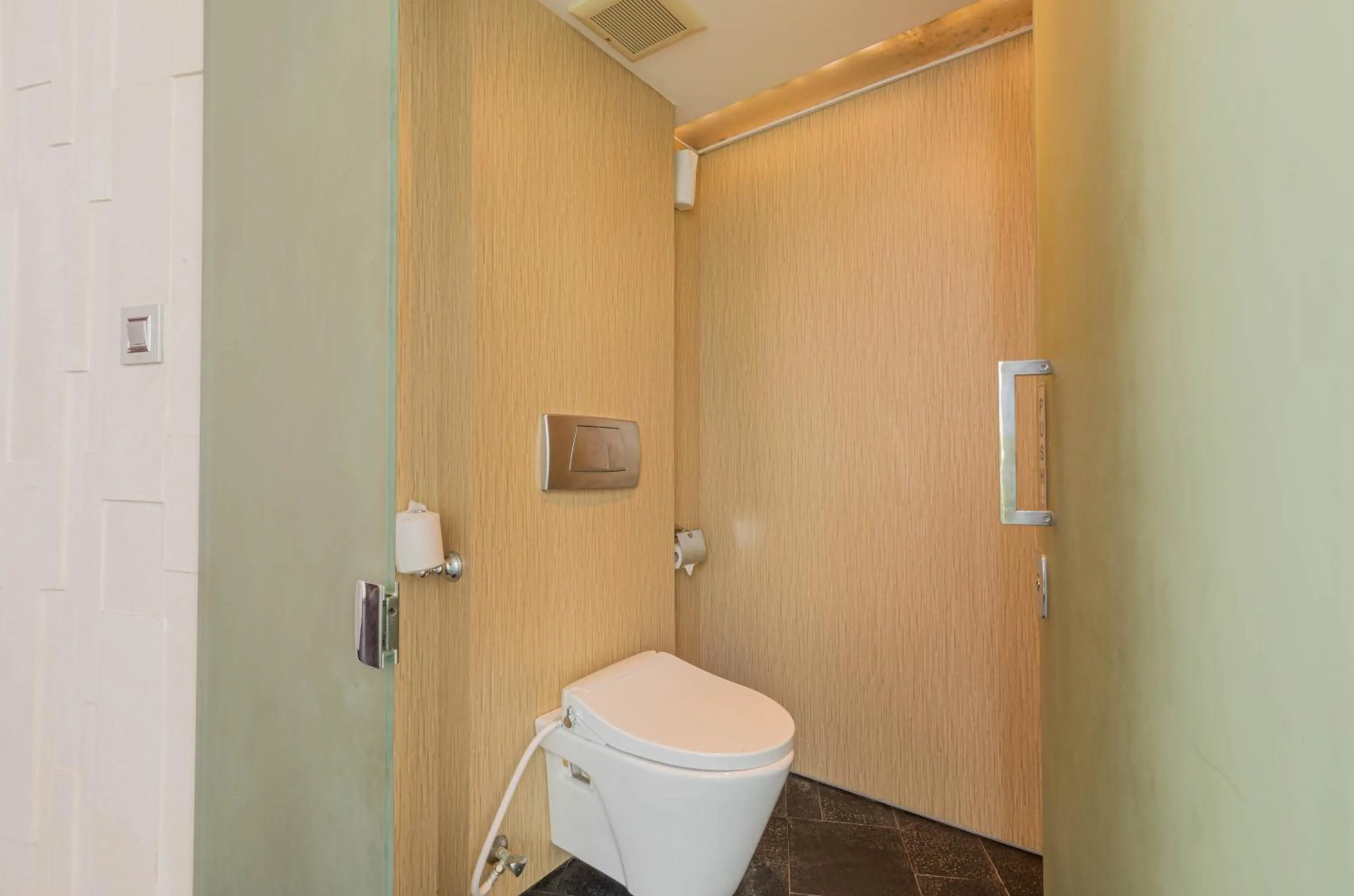 Toilet in Taman Mesari Luxury Villas-Seminyak