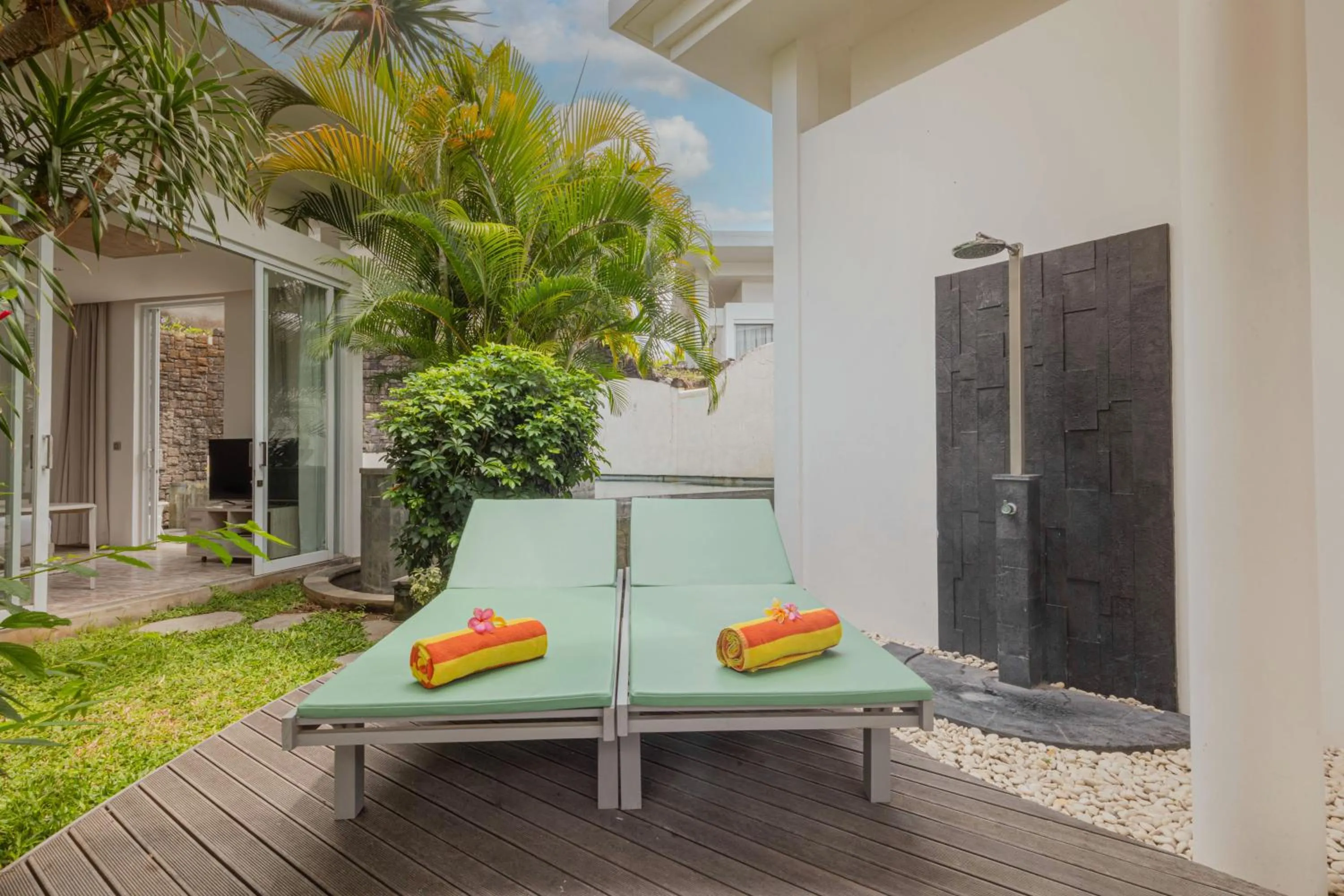 Shower in Taman Mesari Luxury Villas-Seminyak