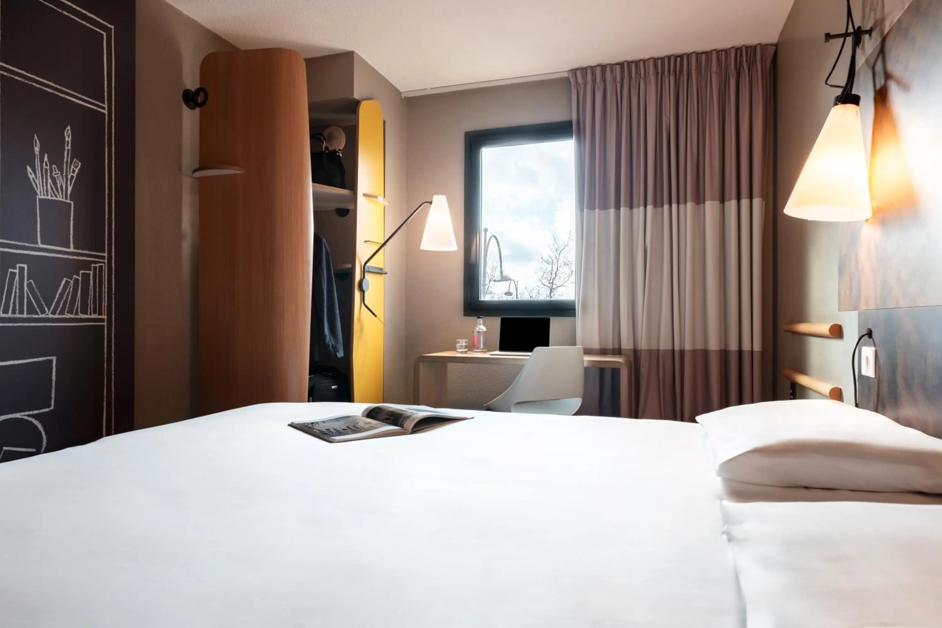 Photo of the whole room, Bed in ibis Rouen Centre Champ de Mars
