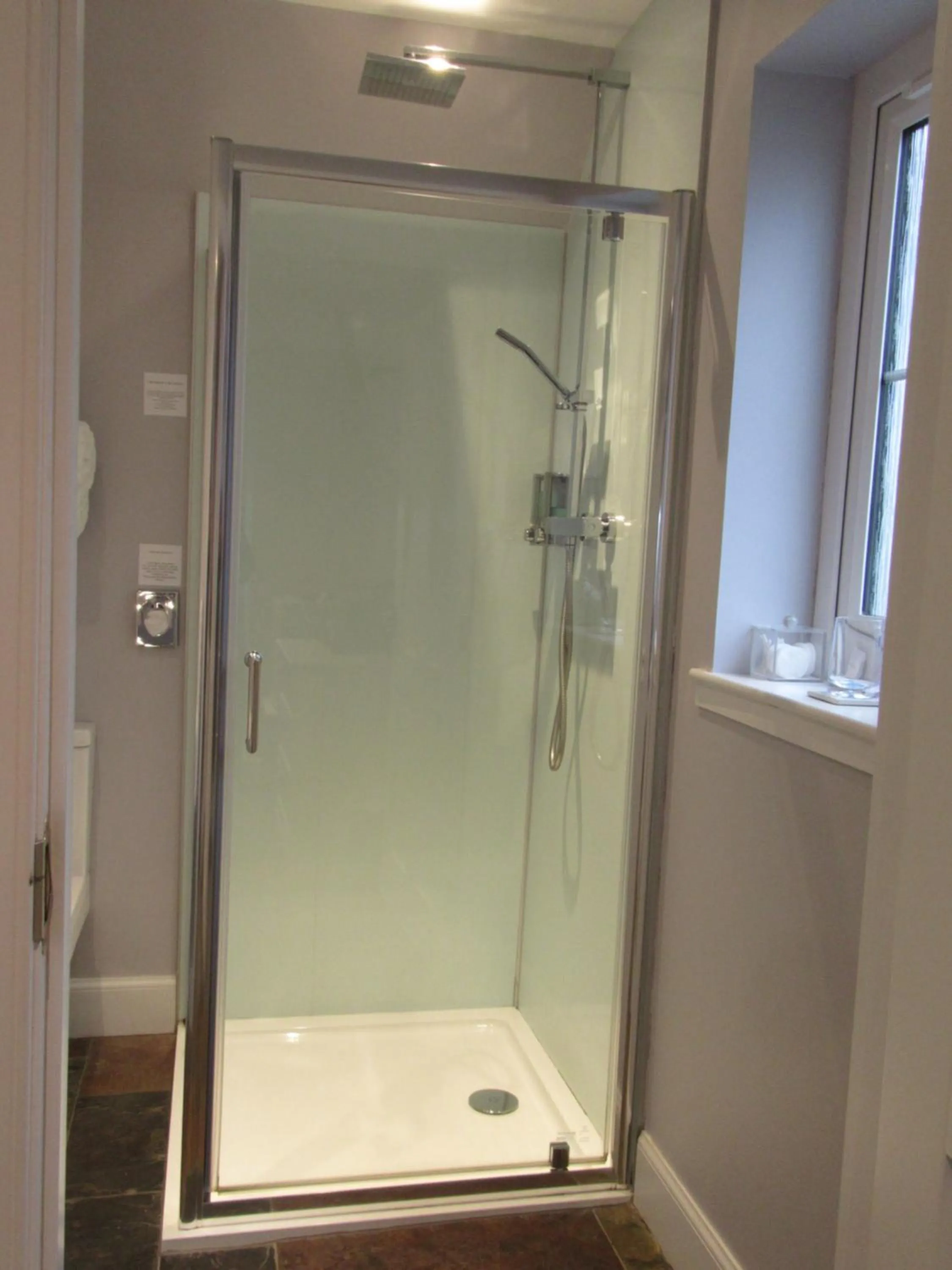 Shower in Taigh Duitseach