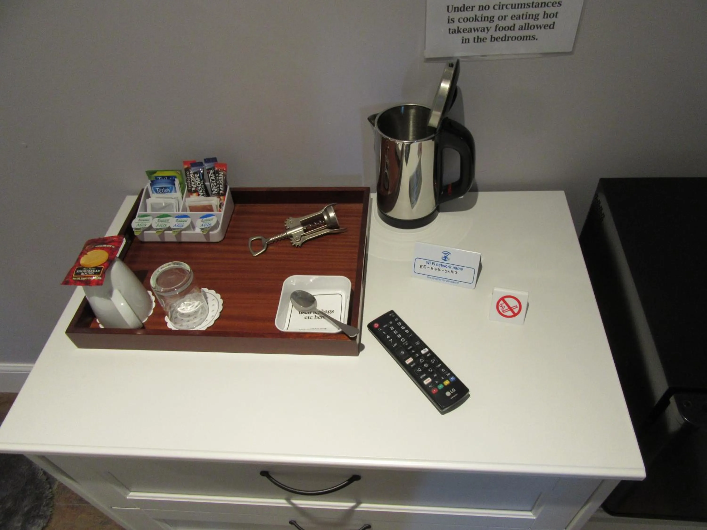 Coffee/tea facilities in Taigh Duitseach