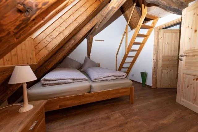 Bed in Heuhotel und Gästehaus Kohlstädt