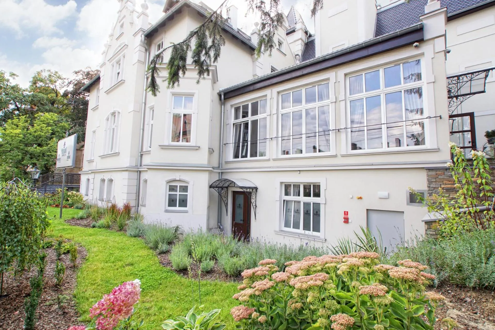 Property building in Versant Hotel & Spa