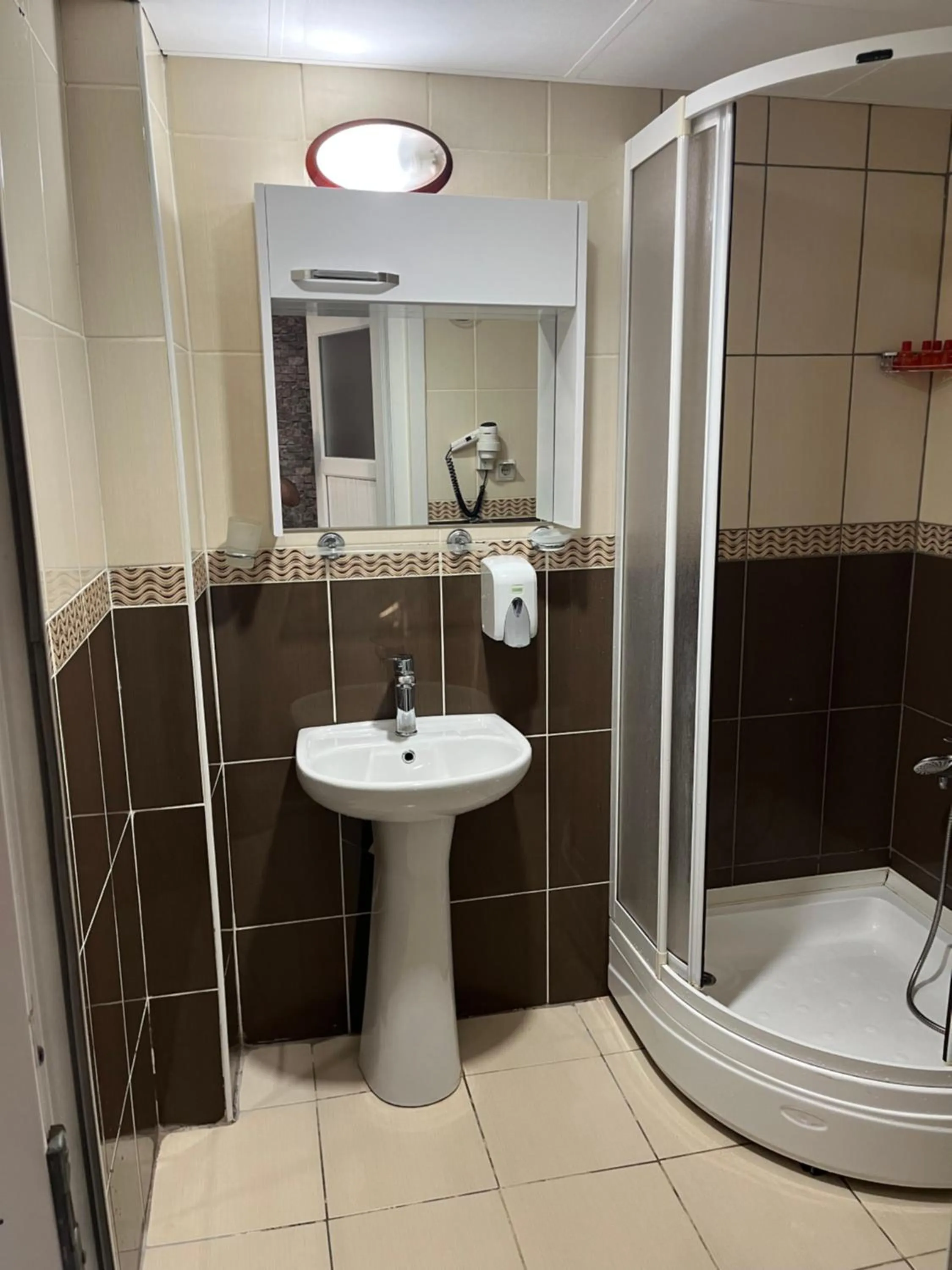 Bathroom in Balkan Palace Edirne