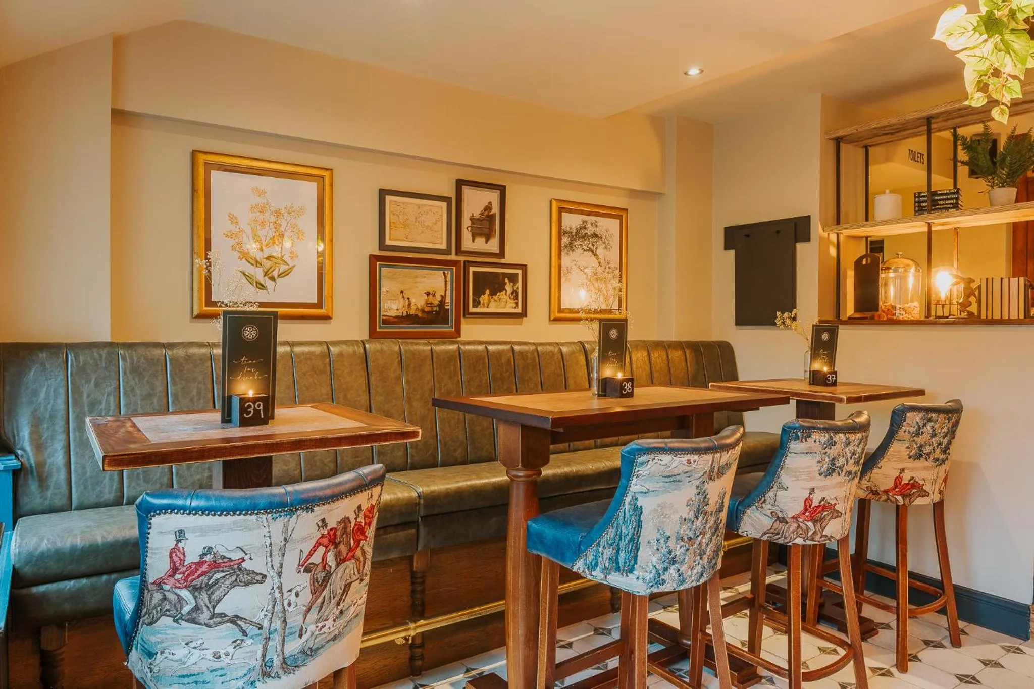 Lounge or bar in Grouse & Claret, Matlock by Marston's Inns
