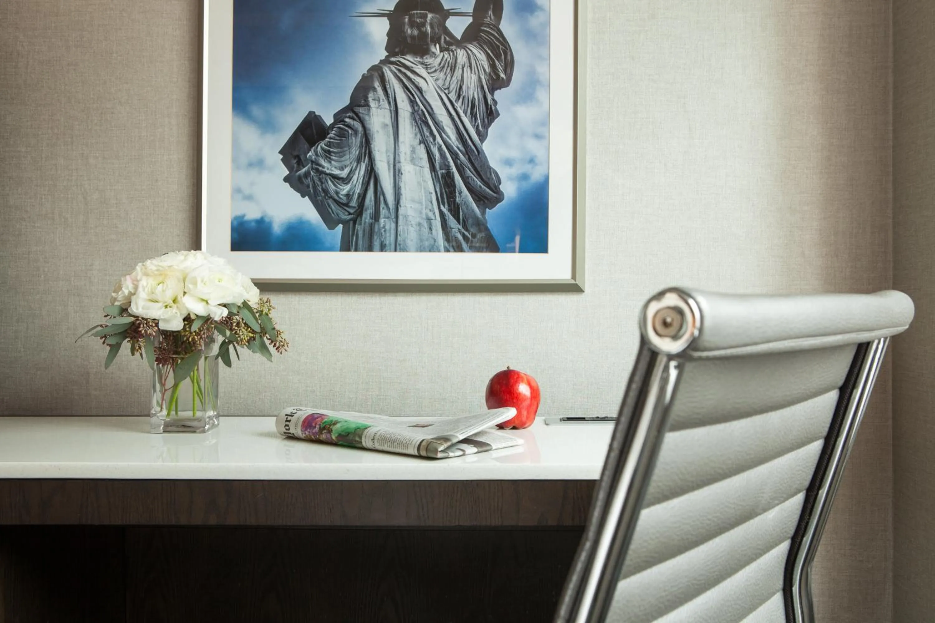 Seating area in Park Central Hotel New York