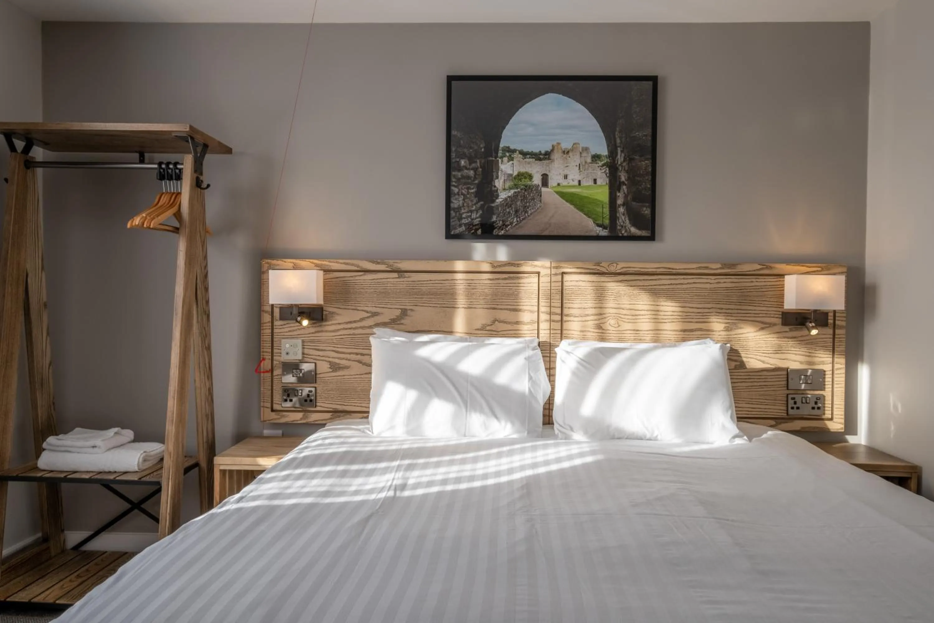 Bedroom, Bed in Two Rivers Lodge by Marston’s Inns