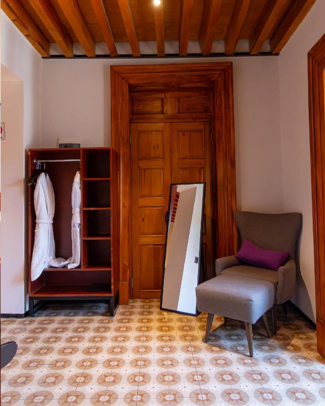 wardrobe, Bed in Casa de la Luz Hotel Boutique