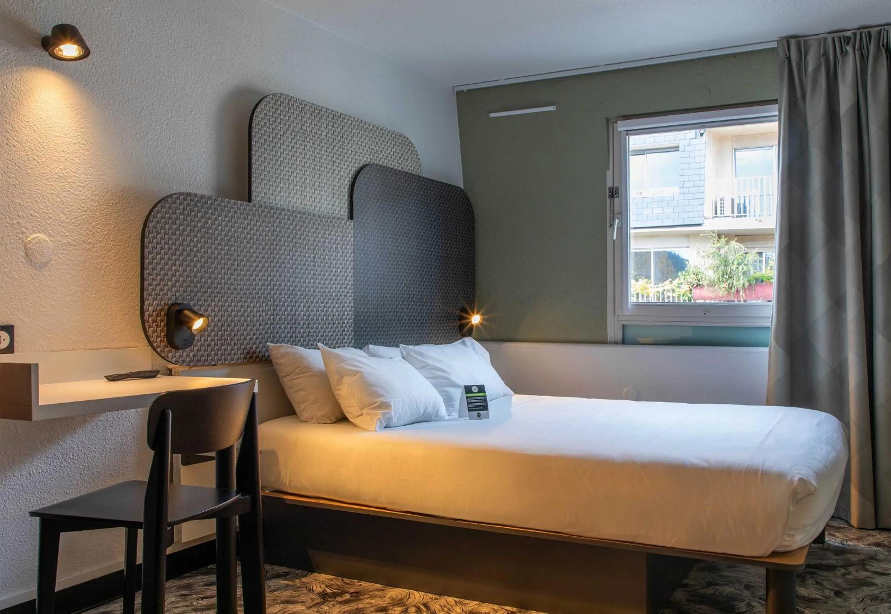 Photo of the whole room, Bed in B&B HOTEL Lourdes Centre Gare 3 étoiles