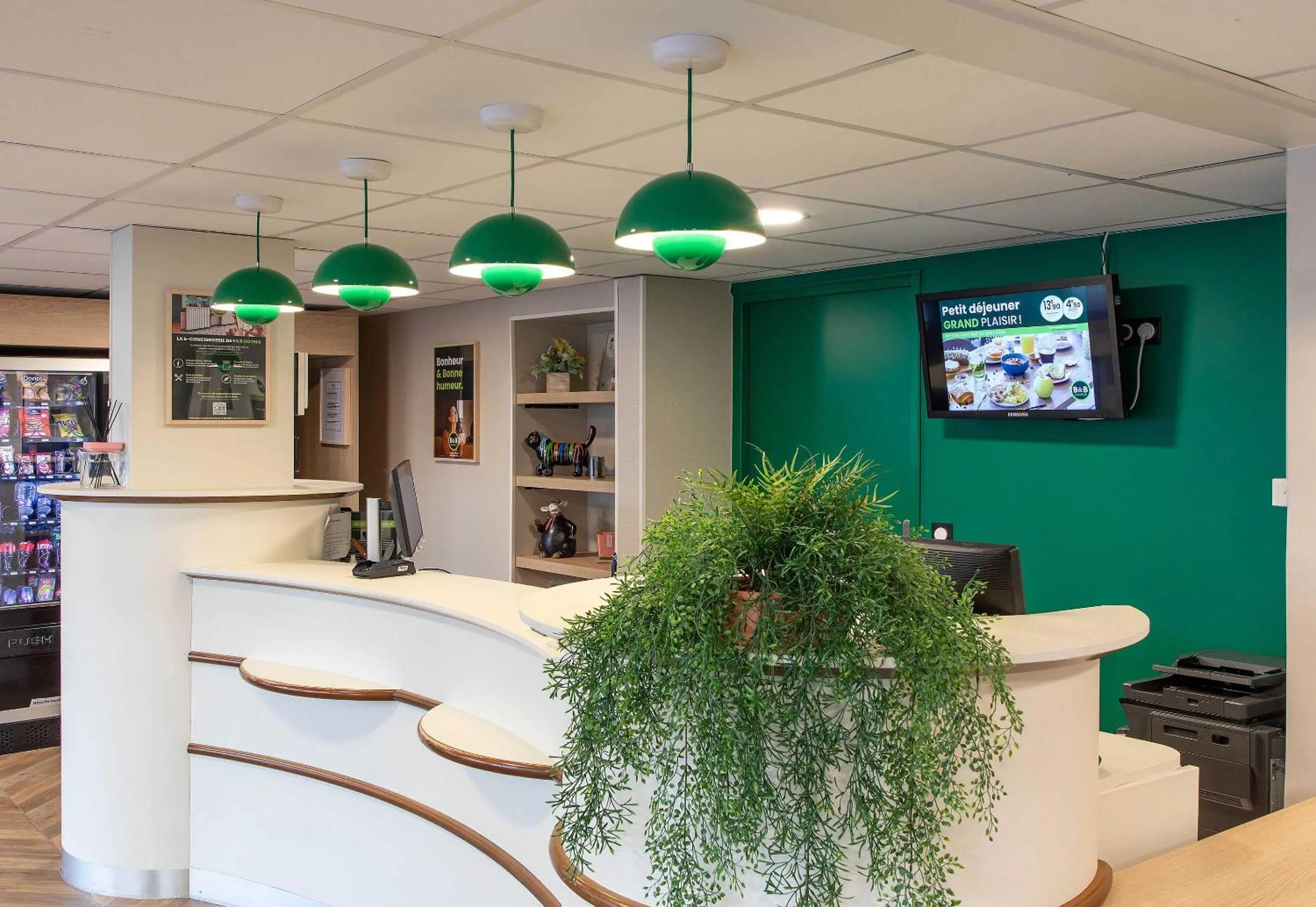 Lobby or reception in B&B HOTEL Lourdes Centre Gare 3 étoiles