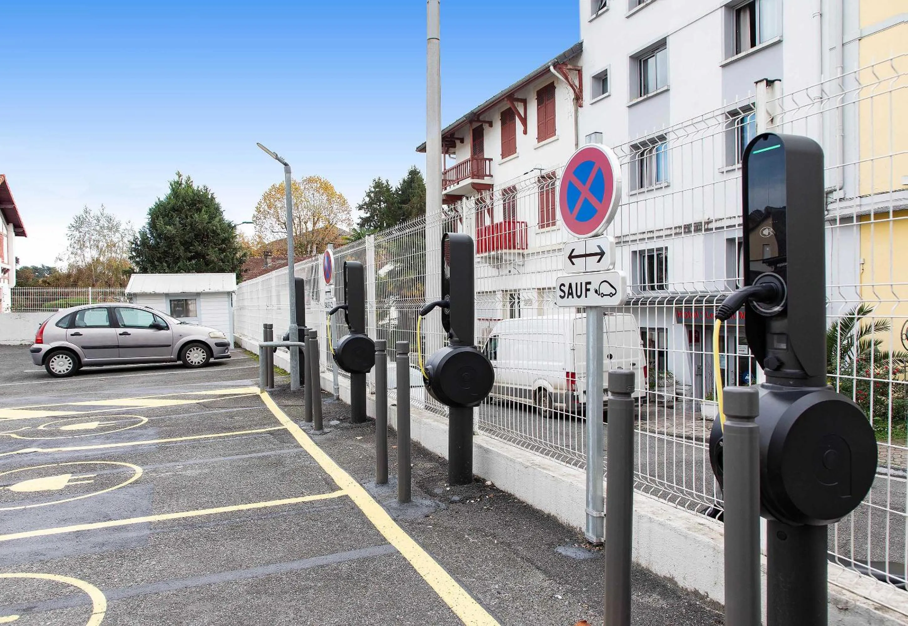 Parking in B&B HOTEL Lourdes Centre Gare 3 étoiles
