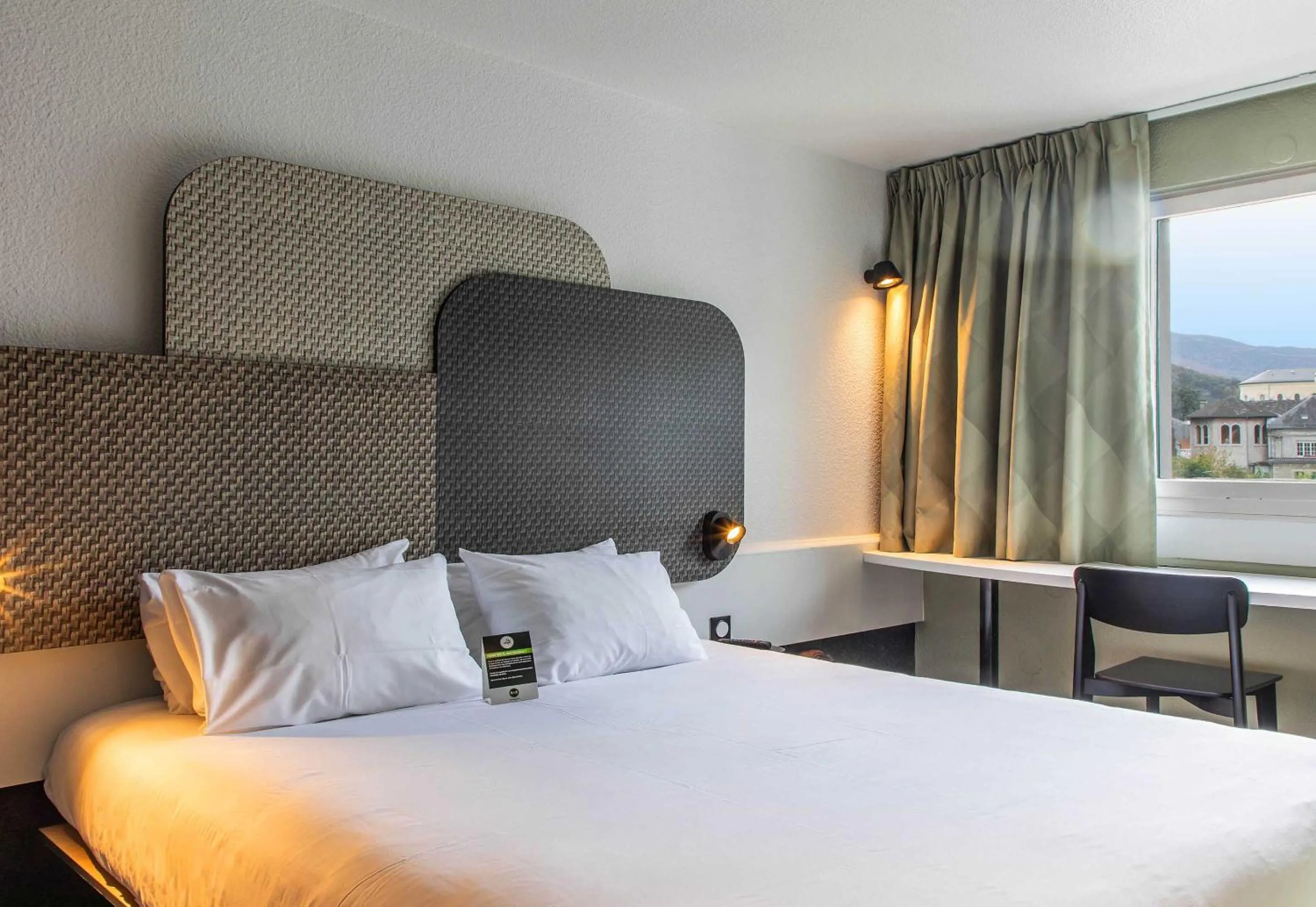 Bedroom, Bed in B&B HOTEL Lourdes Centre Gare 3 étoiles