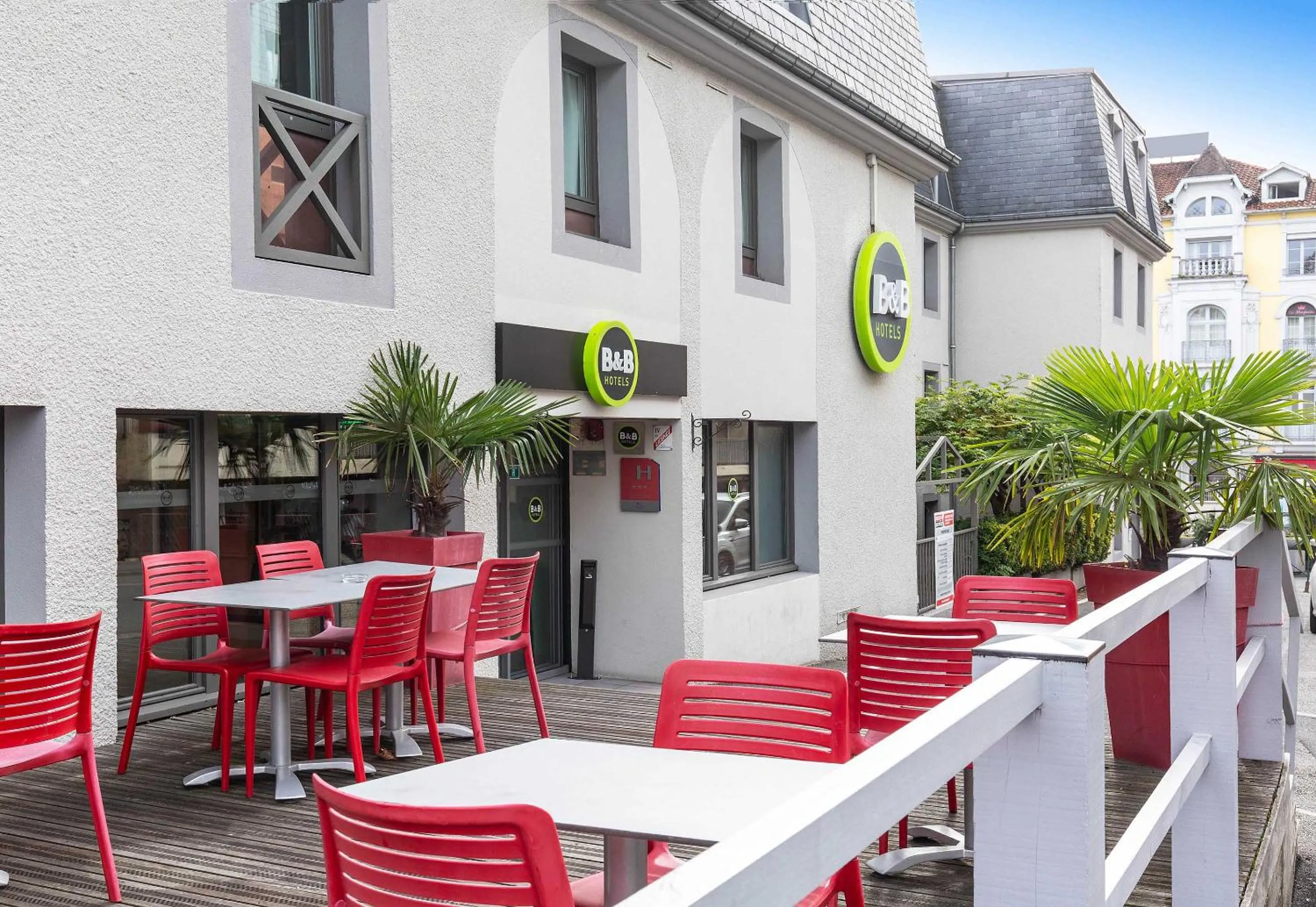 Patio in B&B HOTEL Lourdes Centre Gare 3 étoiles