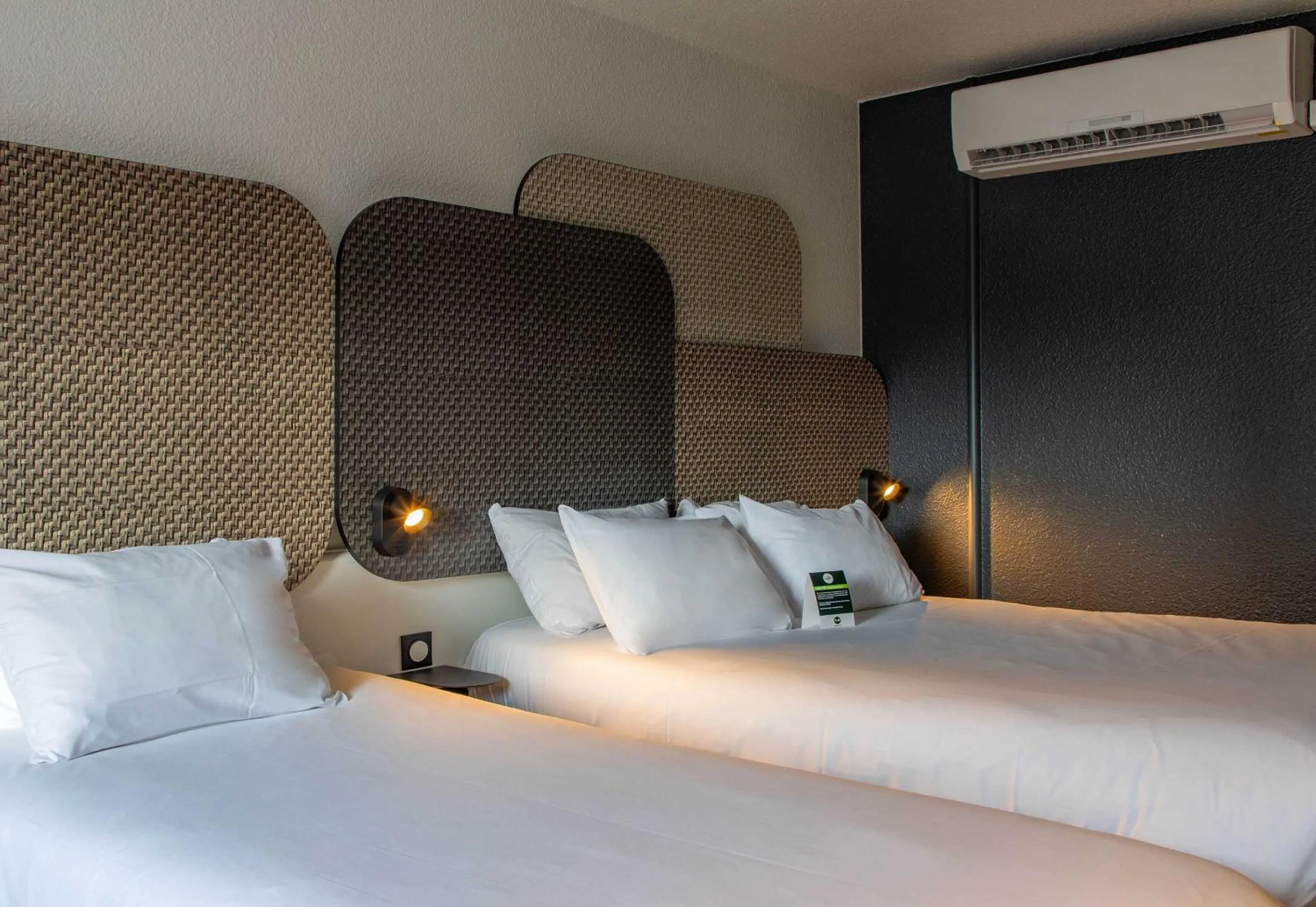 Bedroom, Bed in B&B HOTEL Lourdes Centre Gare 3 étoiles