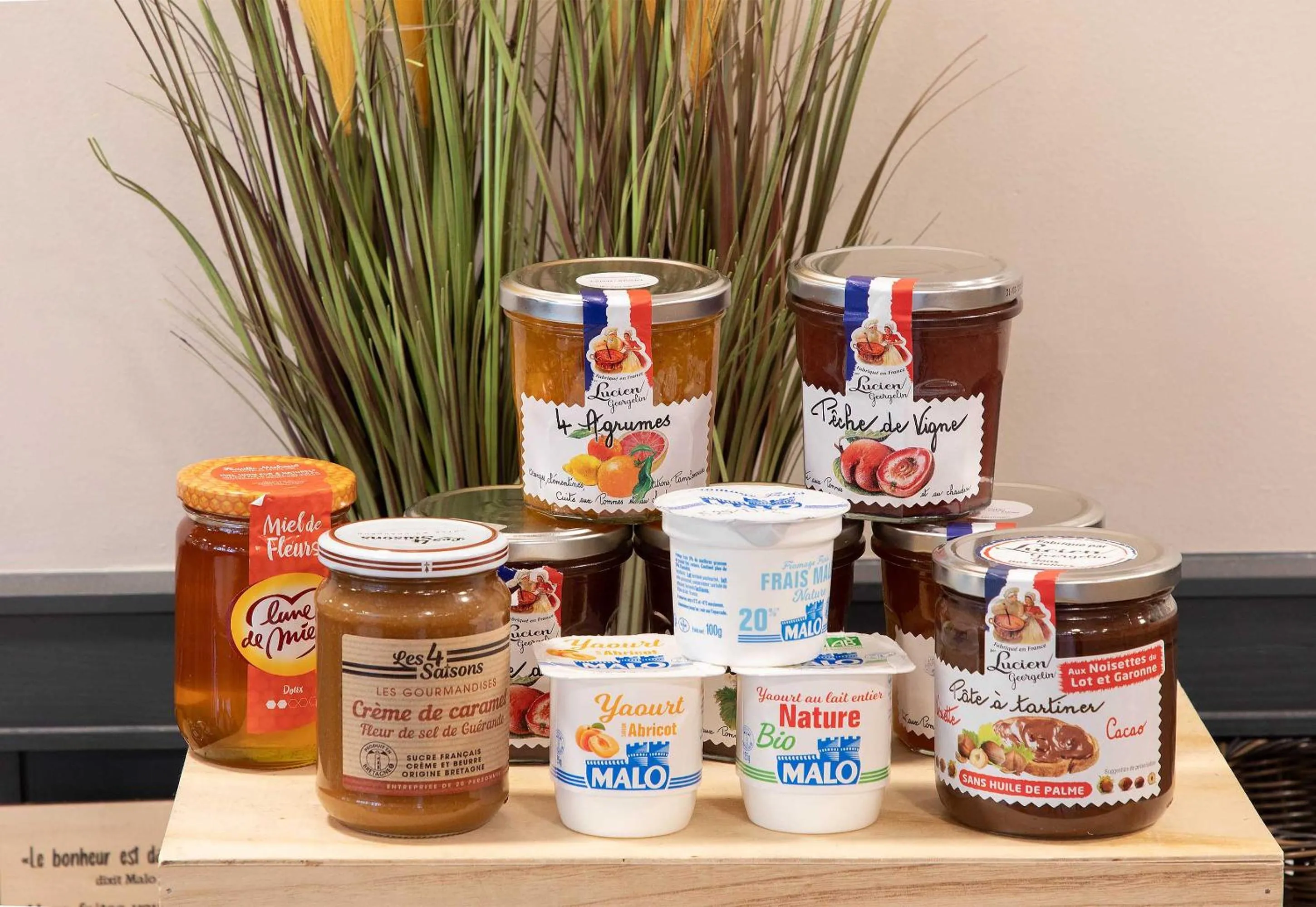 Breakfast in B&B HOTEL Lourdes Centre Gare 3 étoiles