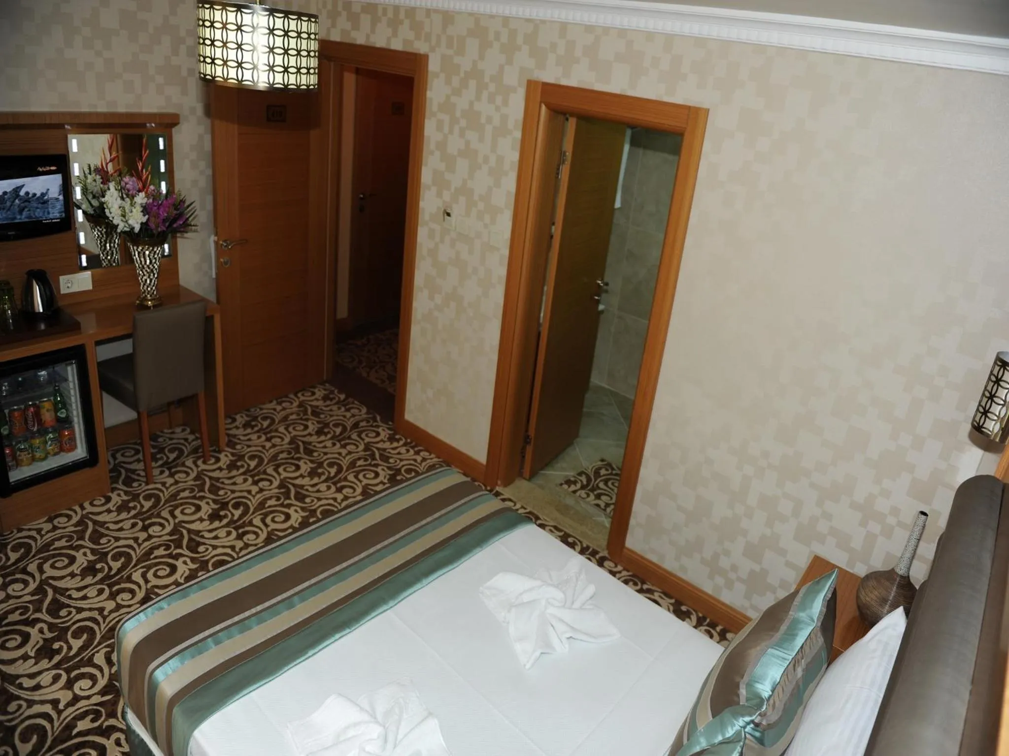 Bedroom, Bed in Alfa Hotel