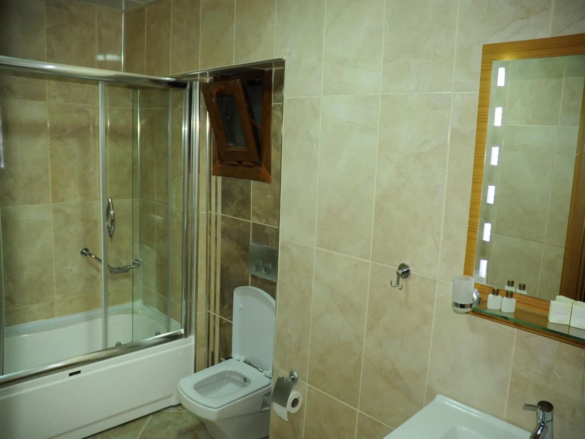 Bathroom in Alfa Hotel