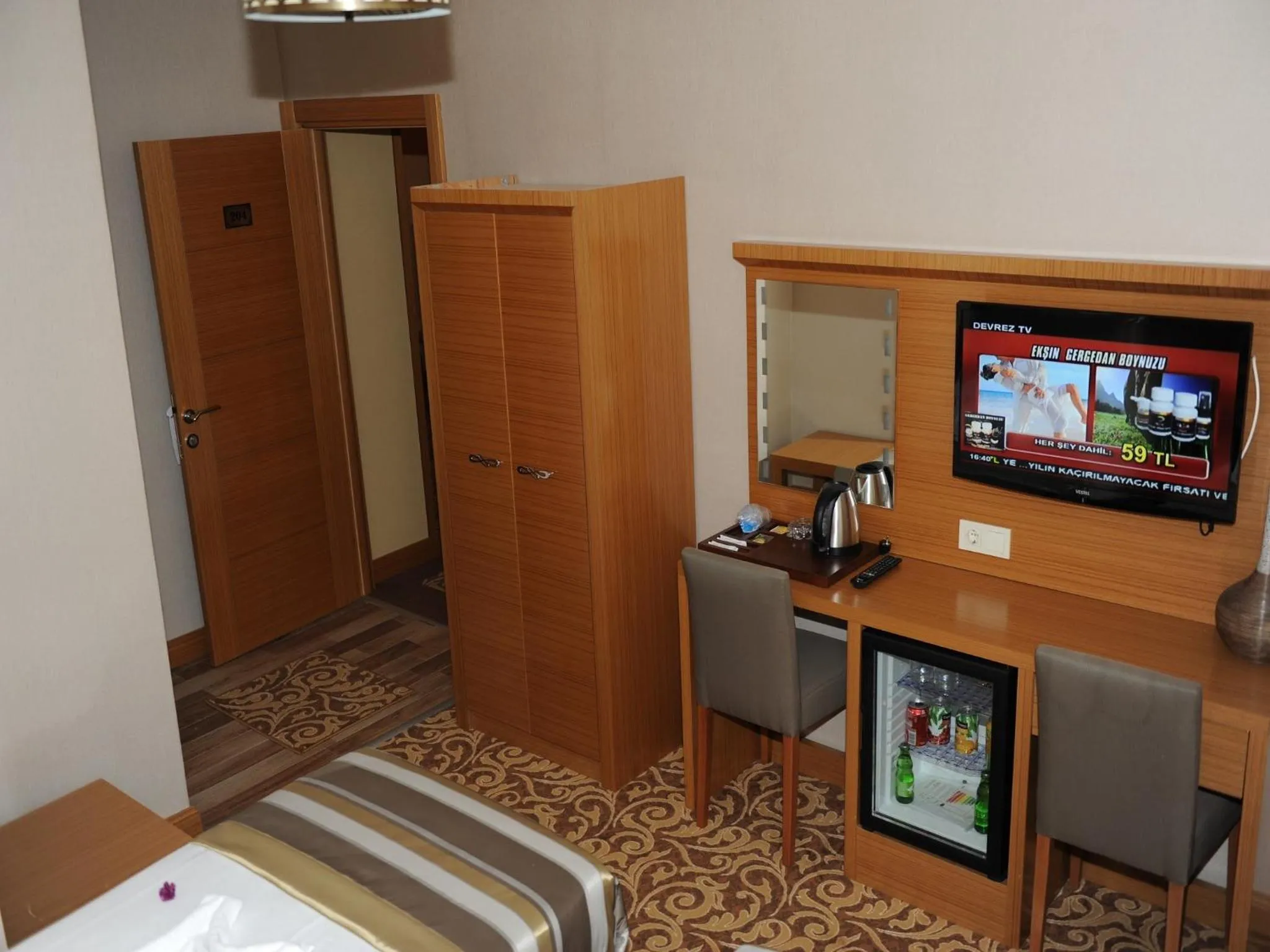 TV and multimedia, Bed in Alfa Hotel