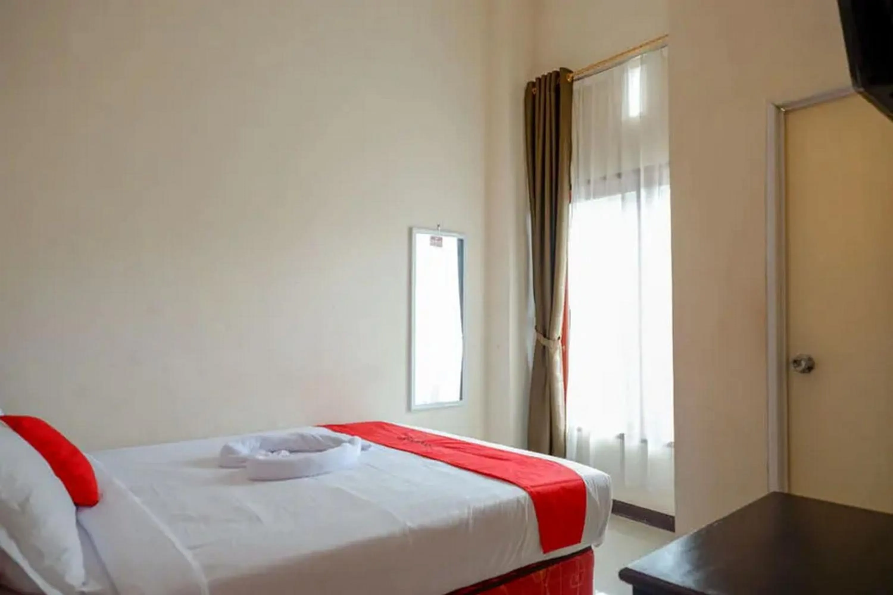 Bedroom, Bed in RedDoorz at Makale Tana Toraja