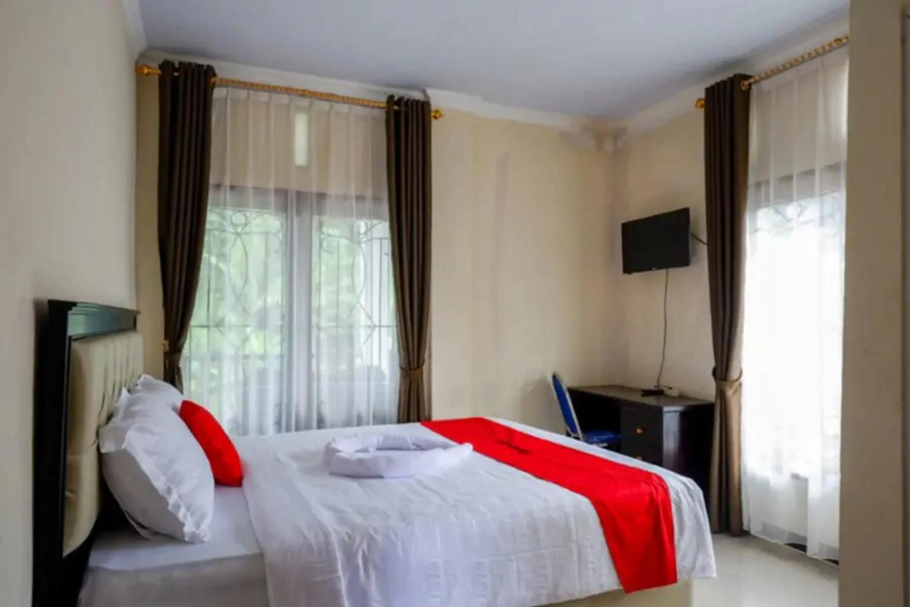 Bedroom, Bed in RedDoorz at Makale Tana Toraja