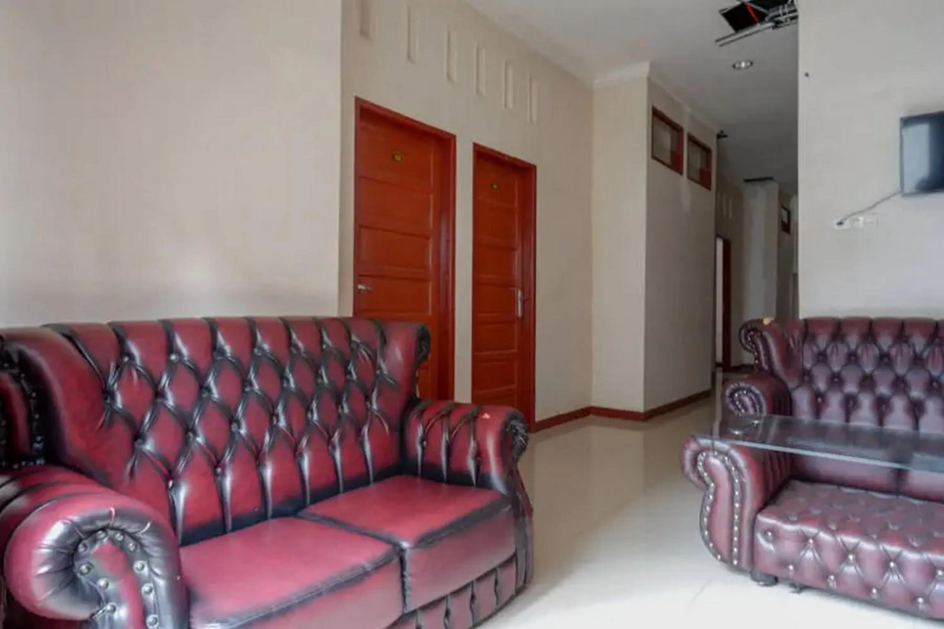 Living room in RedDoorz at Makale Tana Toraja