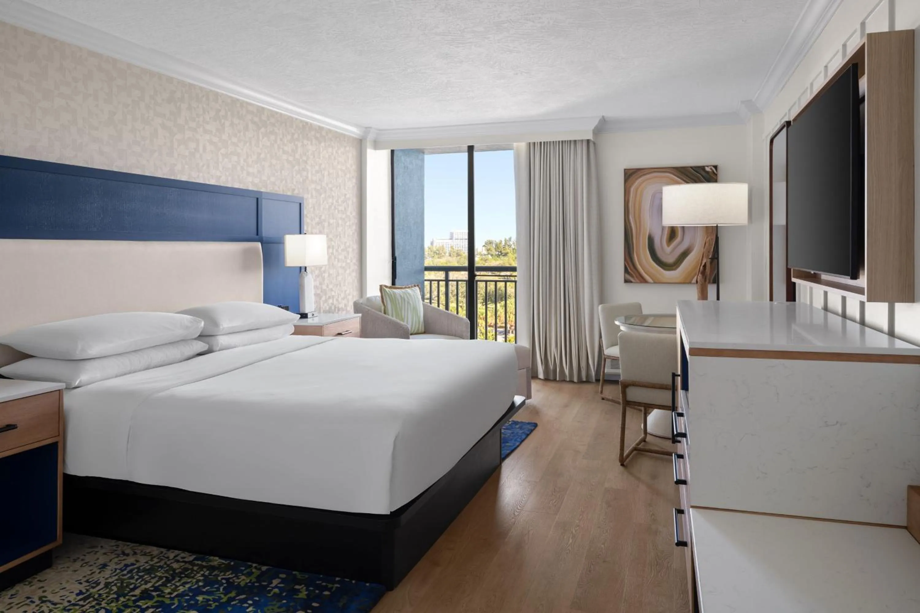 Photo of the whole room, Bed in Clearwater Beach Sheraton Resort on Sand Key