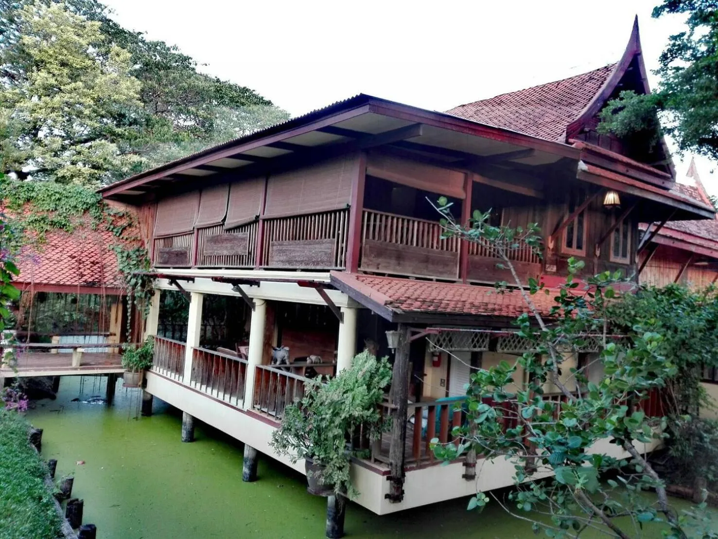 Property building in Luang Chumni Village