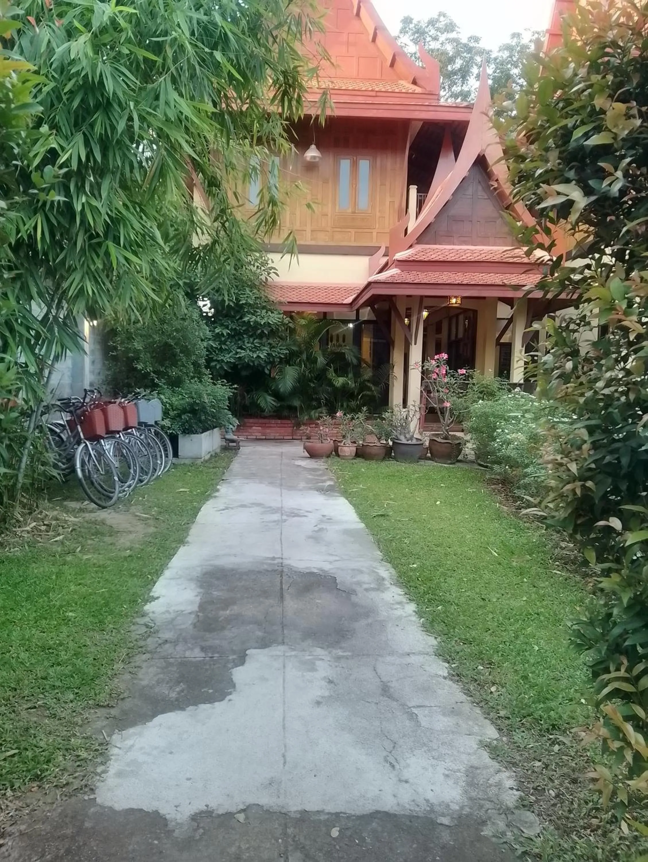 Luang Chumni Village