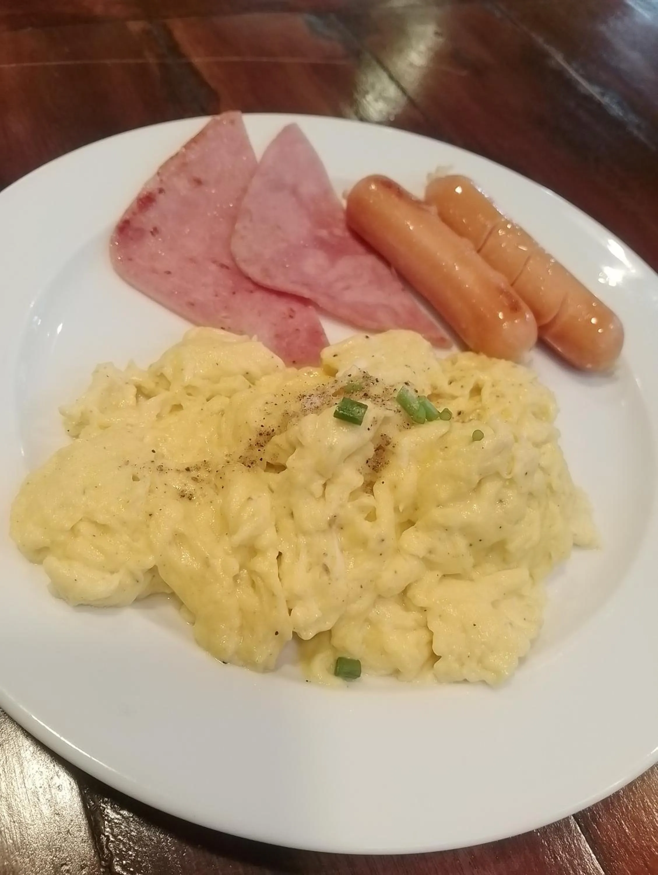 Luang Chumni Village