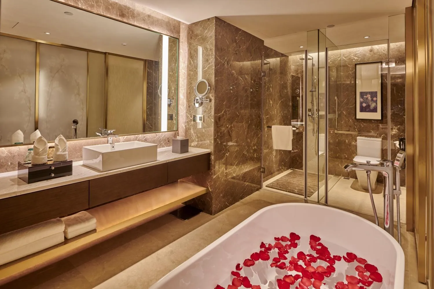 Bathroom in LIUZHOU PENGYI Hotel