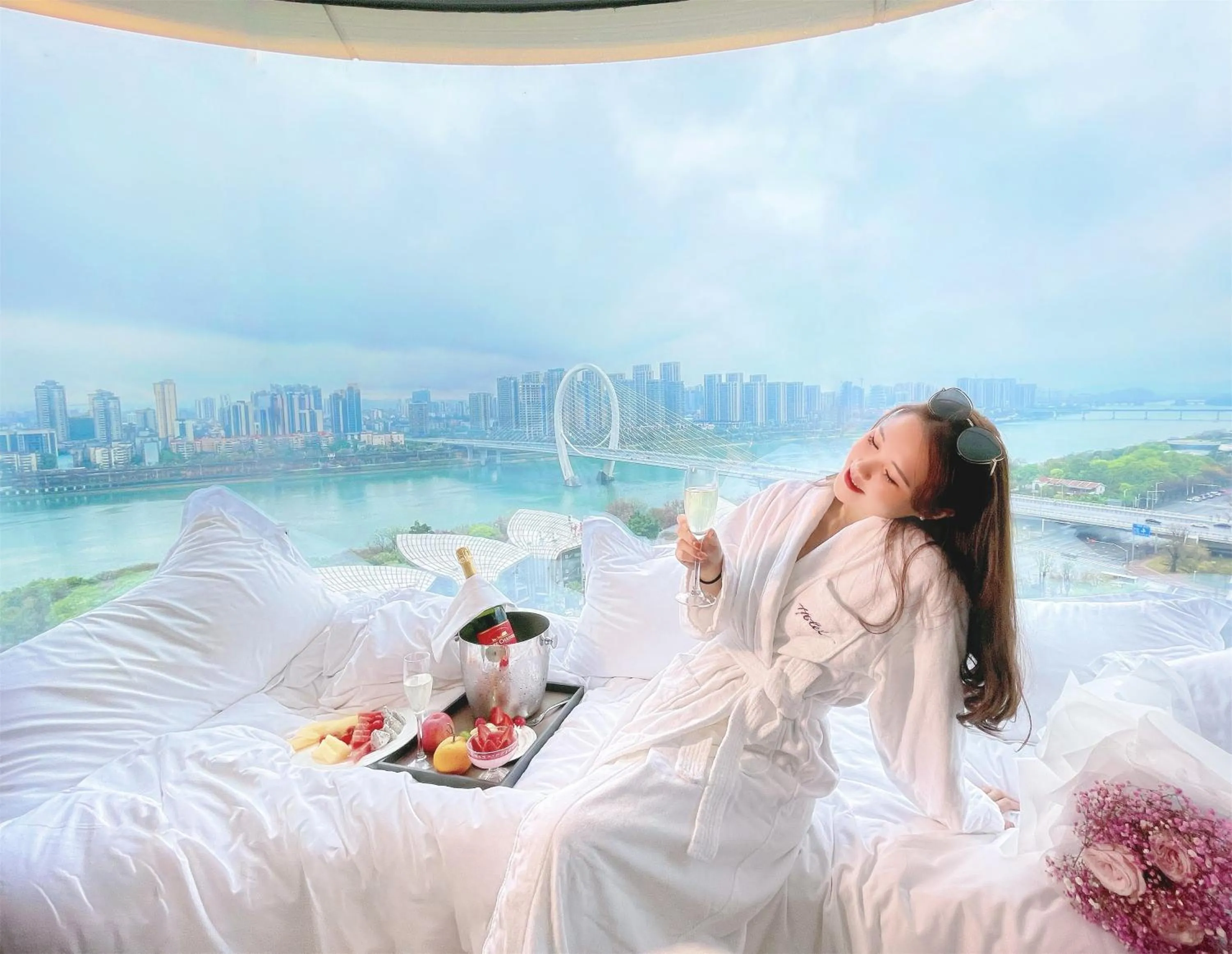 Bed in LIUZHOU PENGYI Hotel