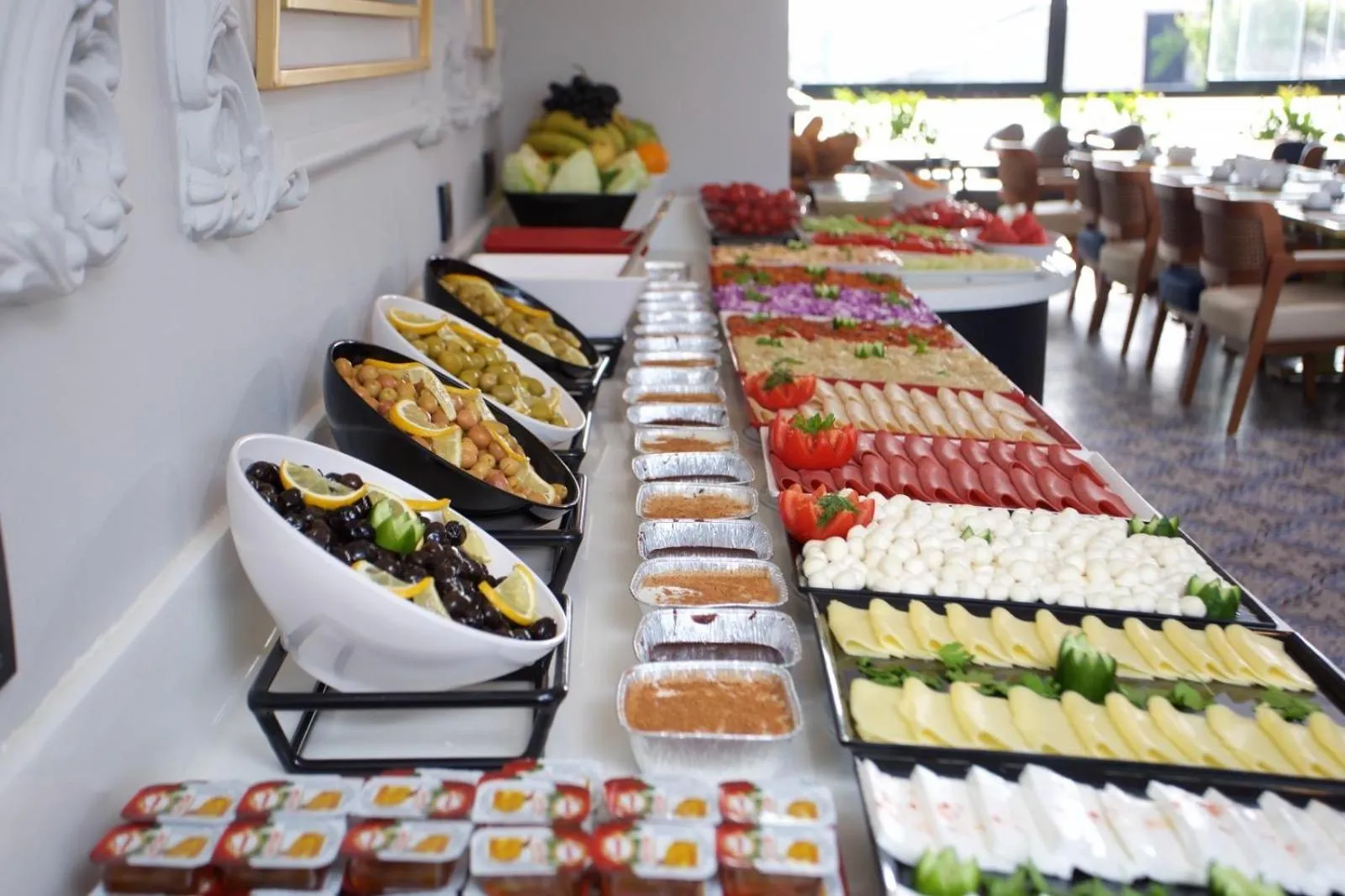 Restaurant/places to eat in New Florenta Hotel