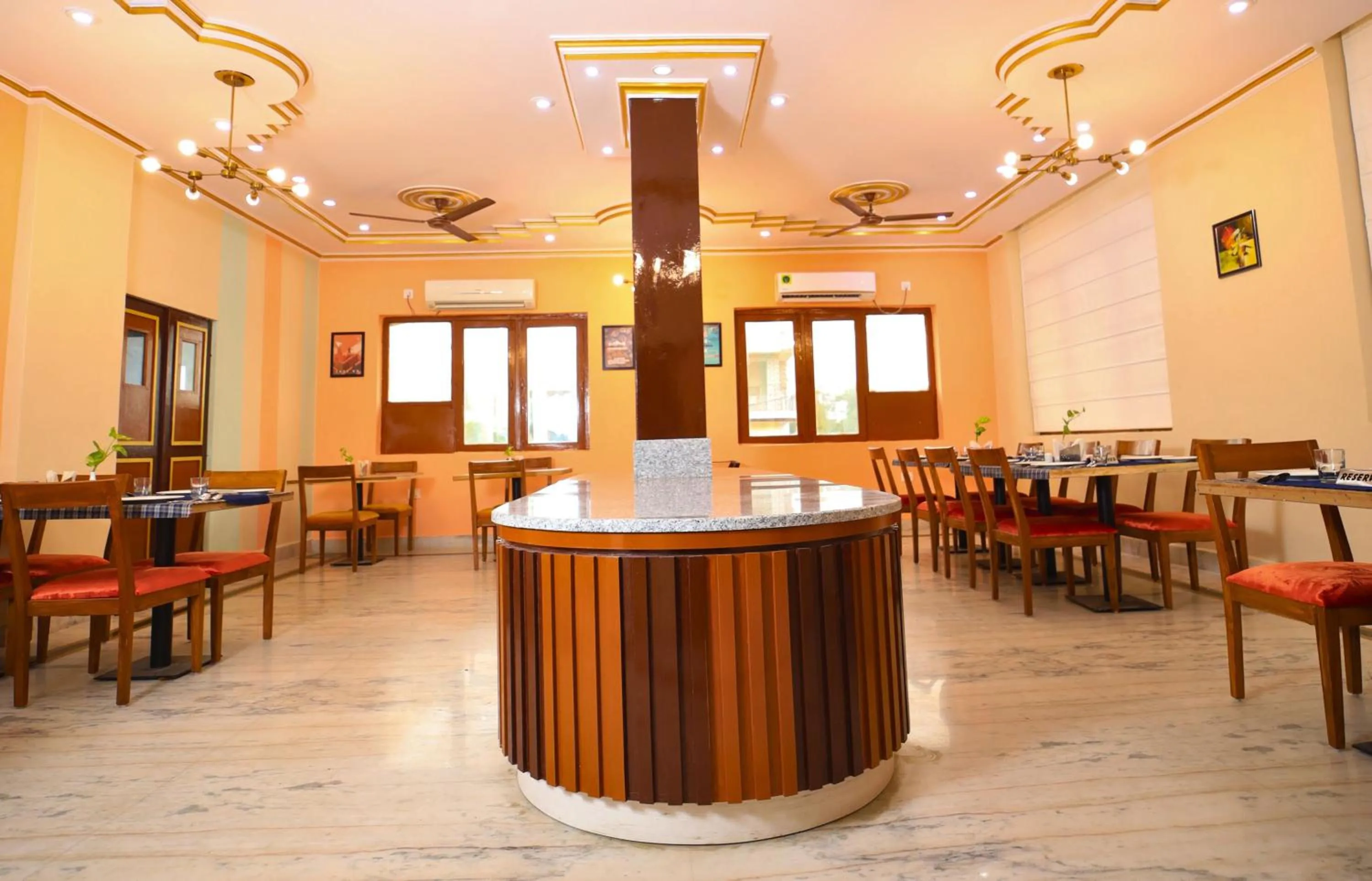 Restaurant/places to eat in Kenth Hari Resort Dhaulpur by ShriGo Hotels