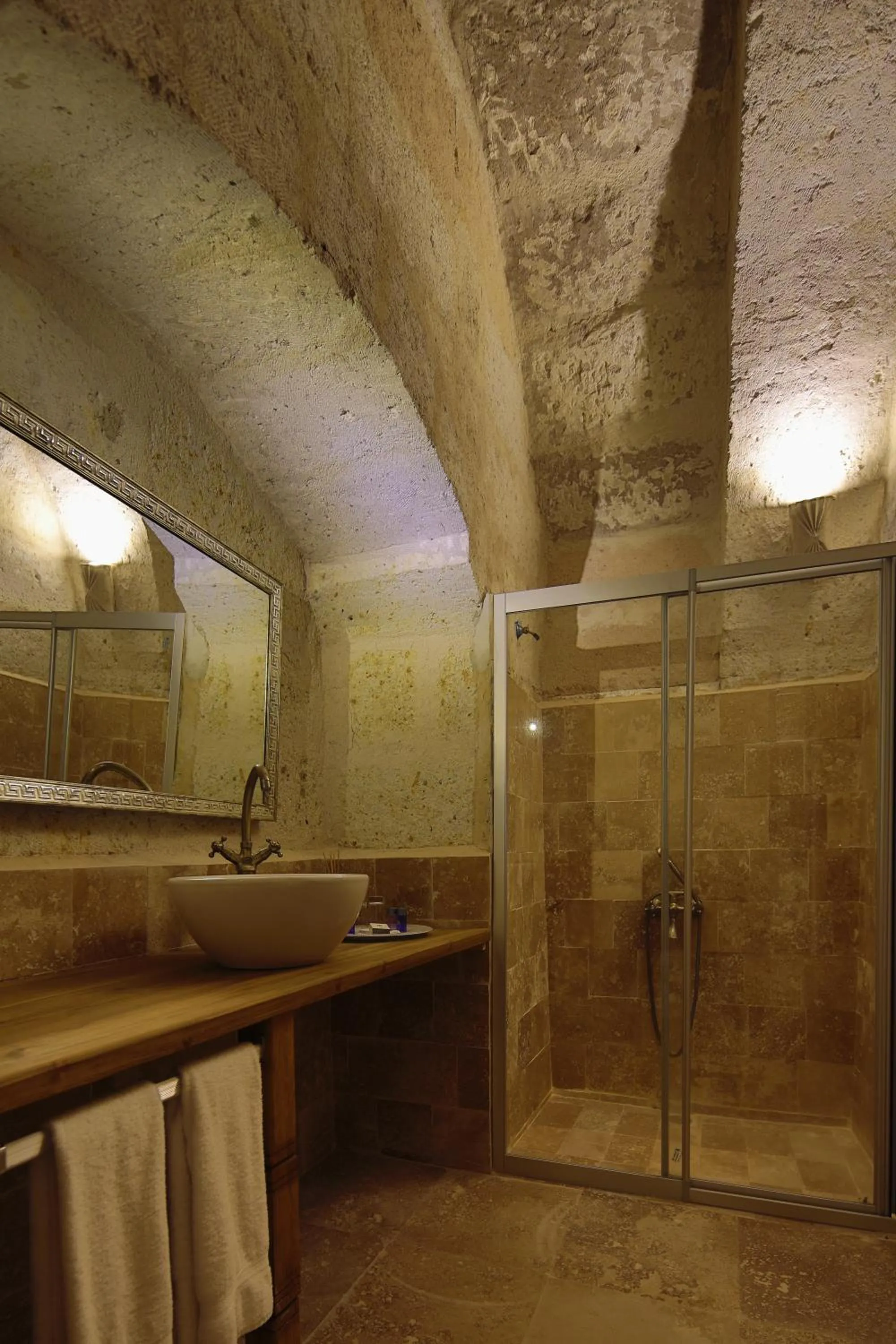Shower in Sakli Konak Cappadocia Hotel&Restaurant
