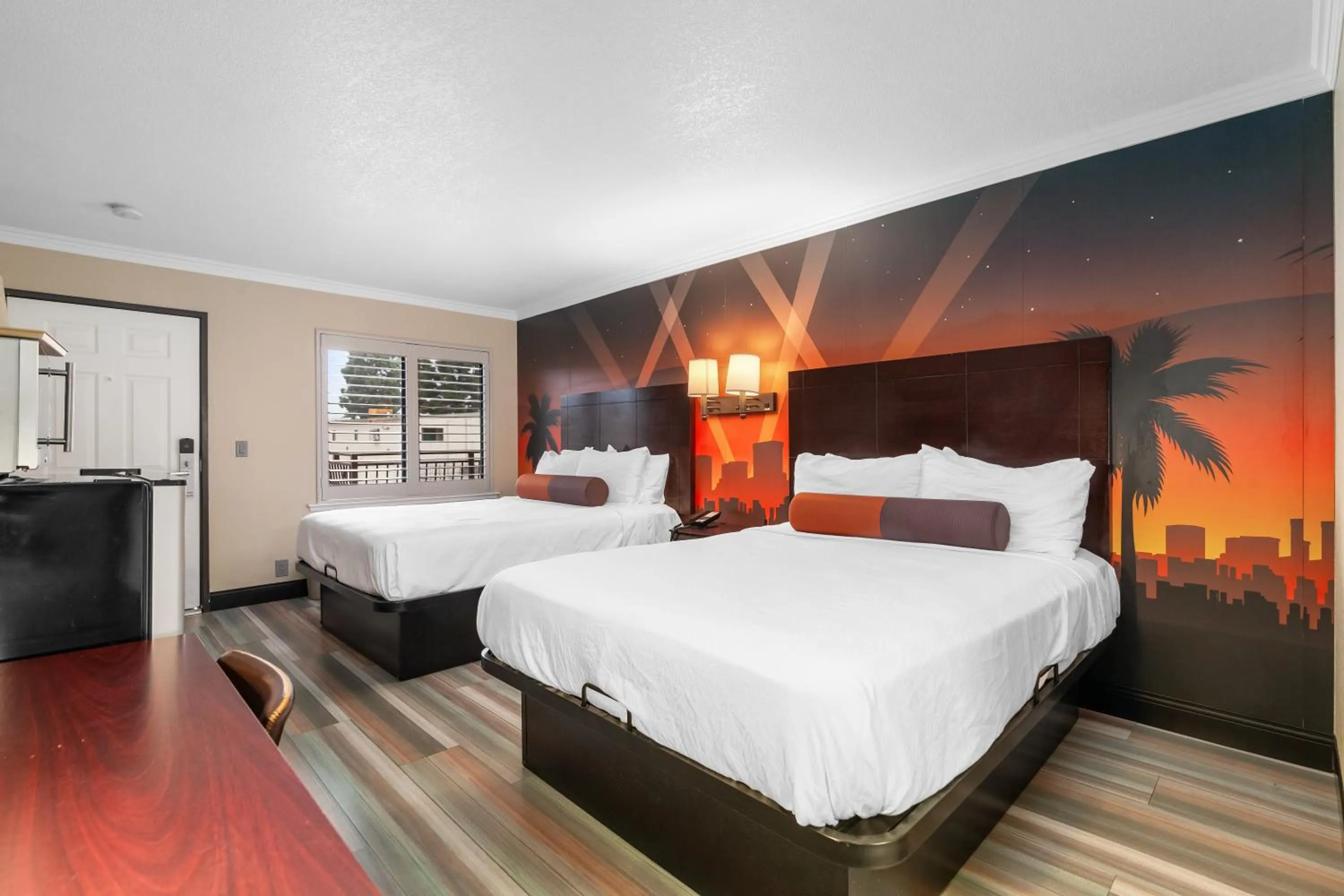 Bed in Santa Clarita Motel - Near six Flags Magic Mountain - Valencia