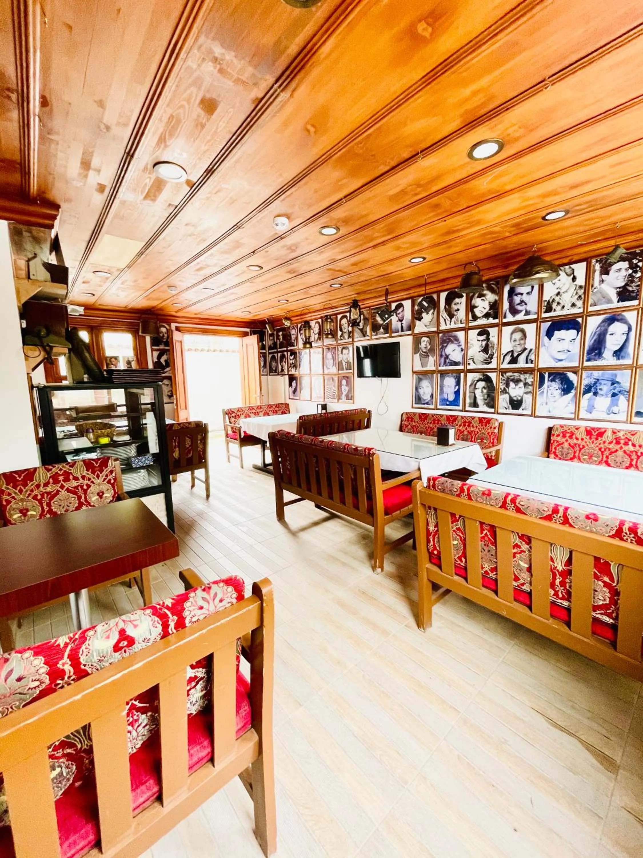 Restaurant/places to eat in QONAQ HOTEL & SUITES