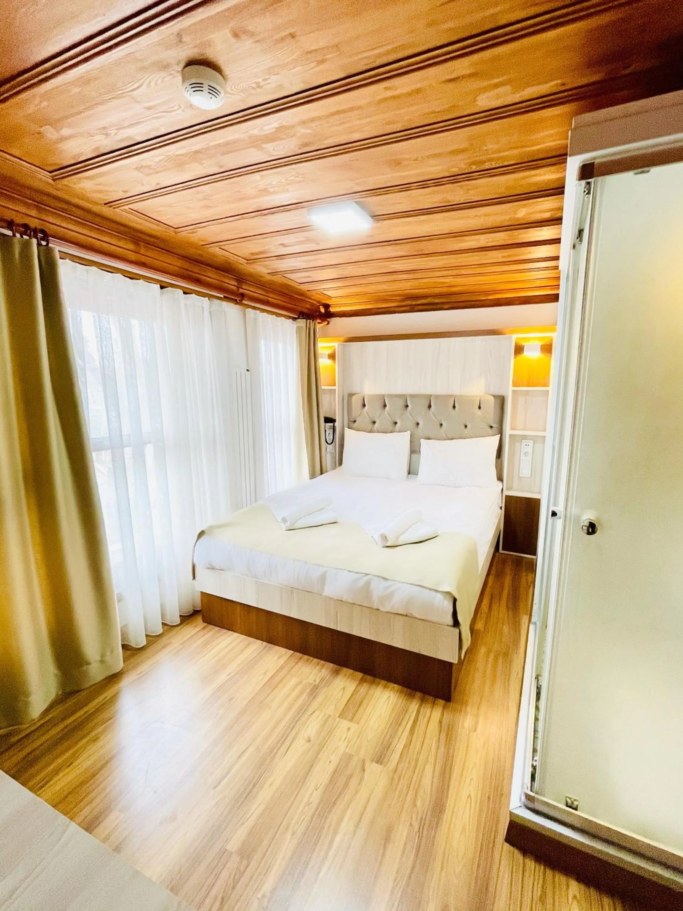 Massage in QONAQ HOTEL & SUITES