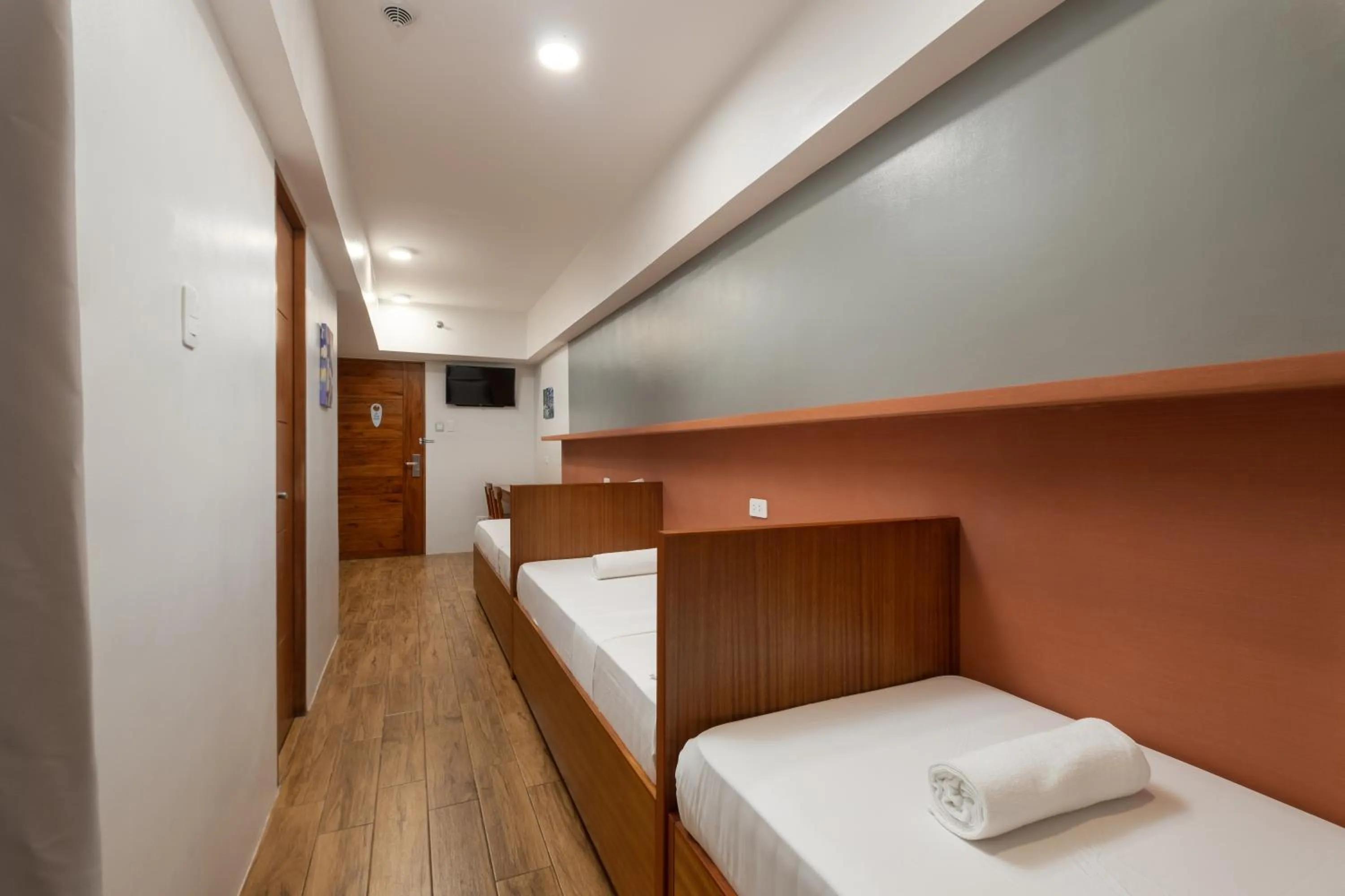 Bedroom, Bed in iHotel Uptown BGC