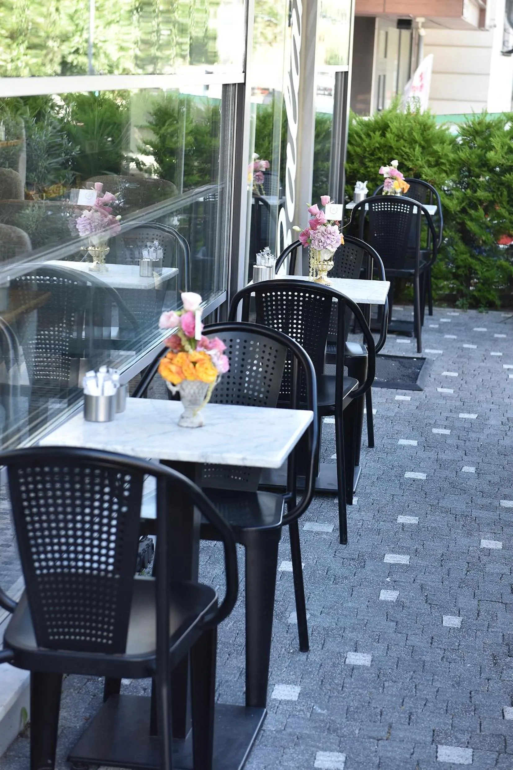 Restaurant/places to eat in Levent Lavandula Hotel