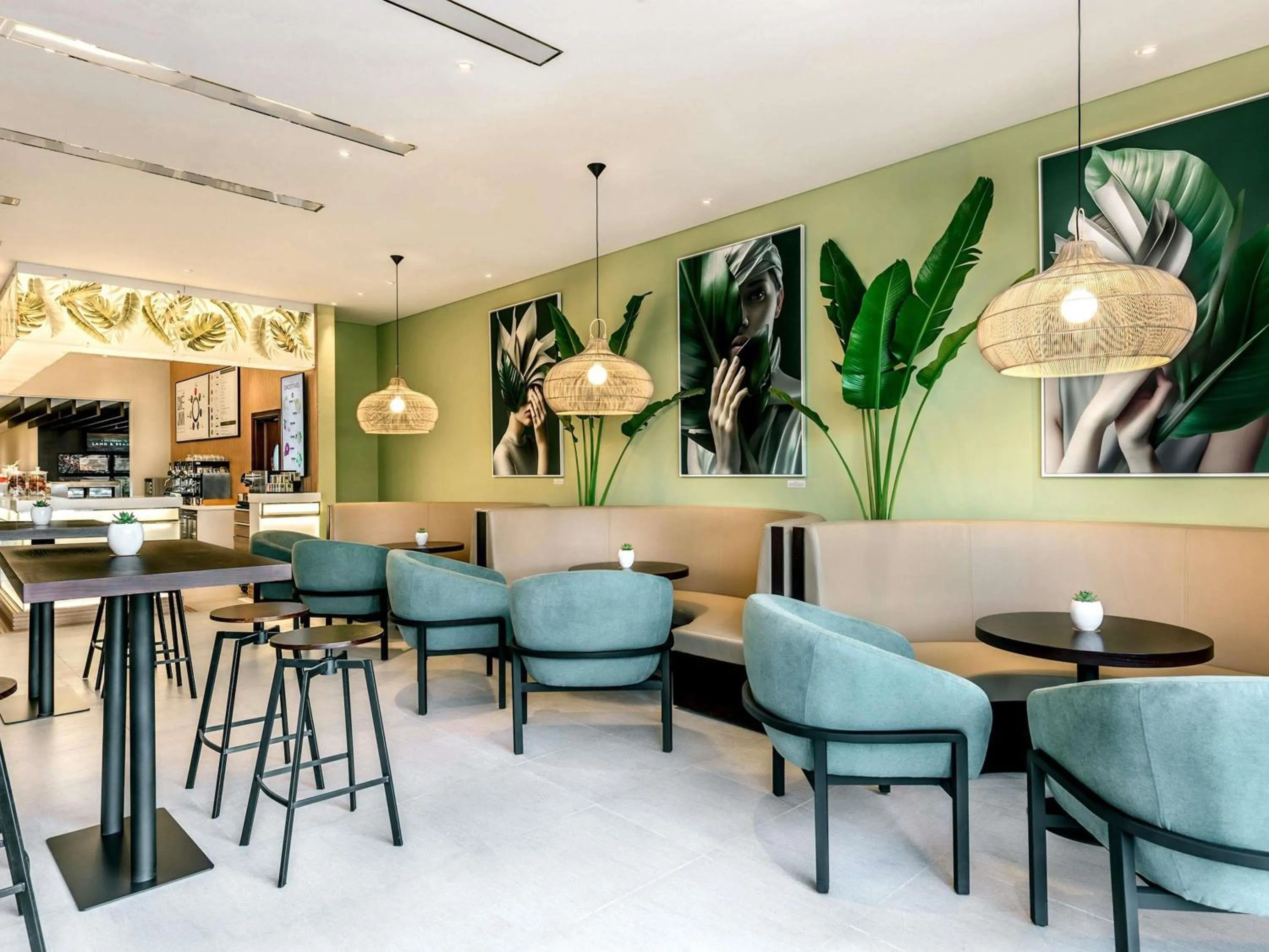 Restaurant/places to eat in Novotel Dubai Al Barsha