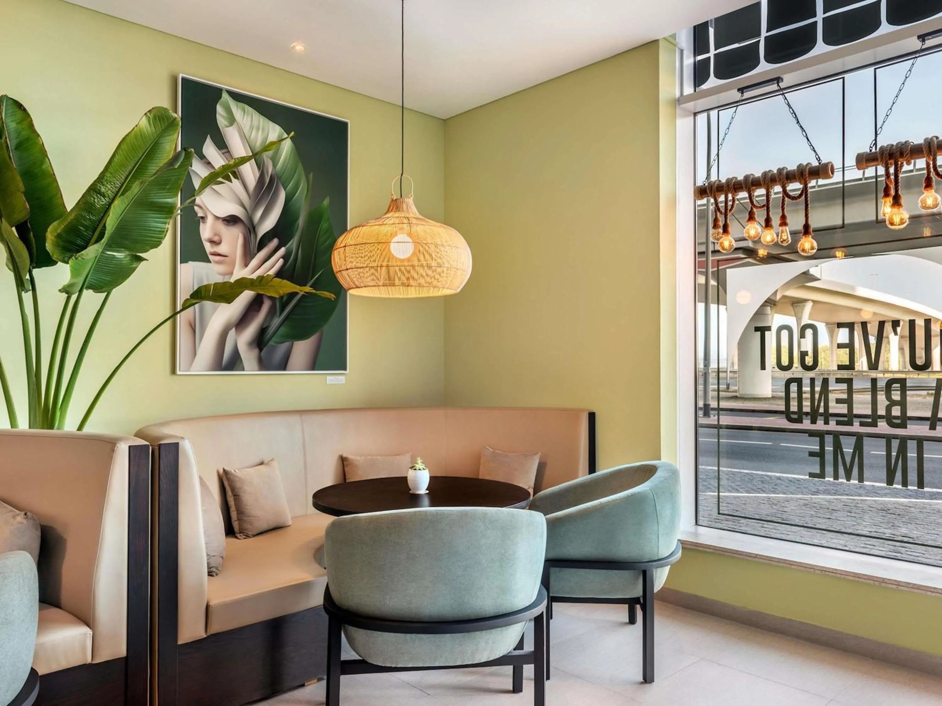 Restaurant/places to eat in Novotel Dubai Al Barsha