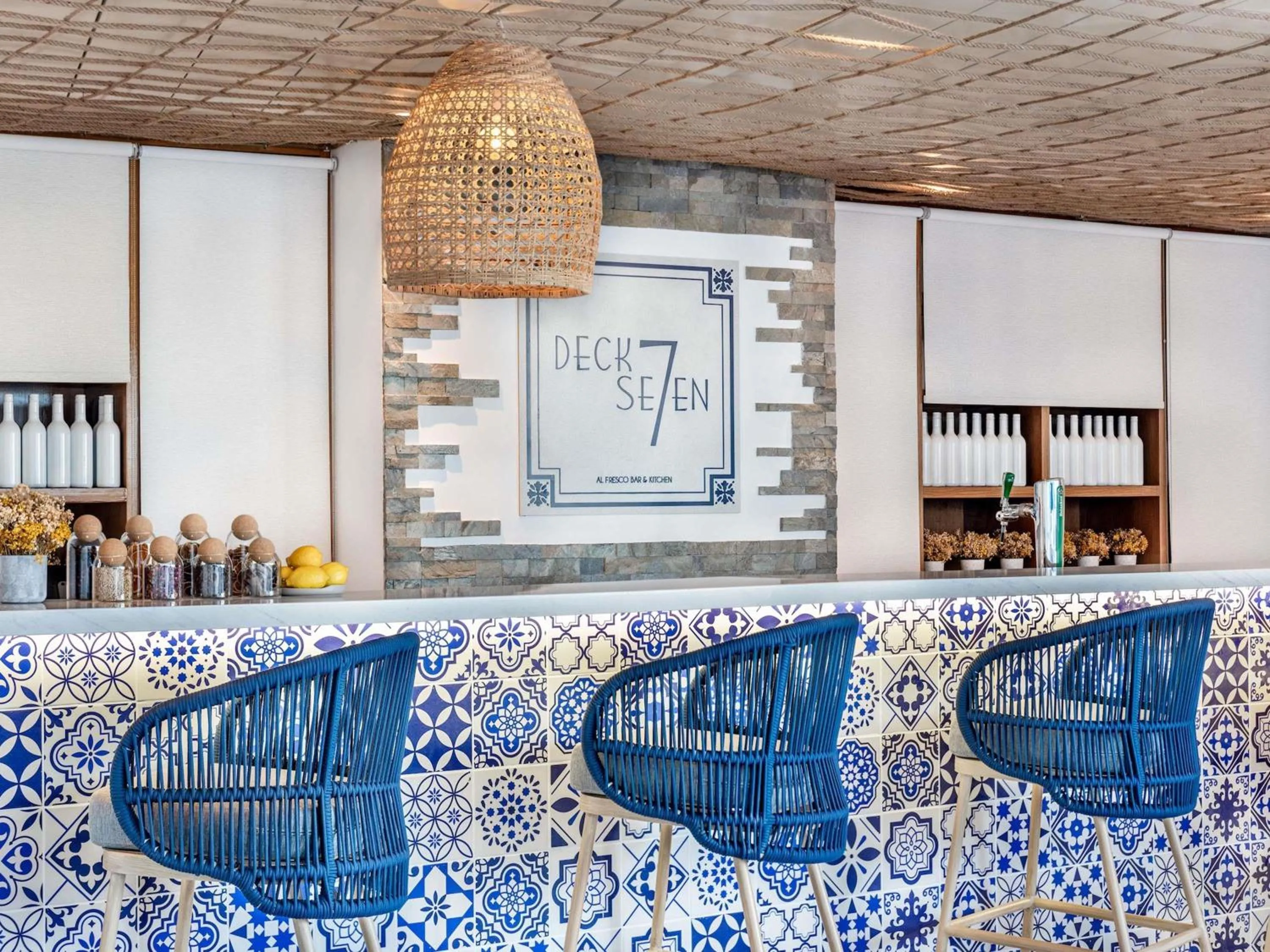 Lounge or bar in Novotel Dubai Al Barsha