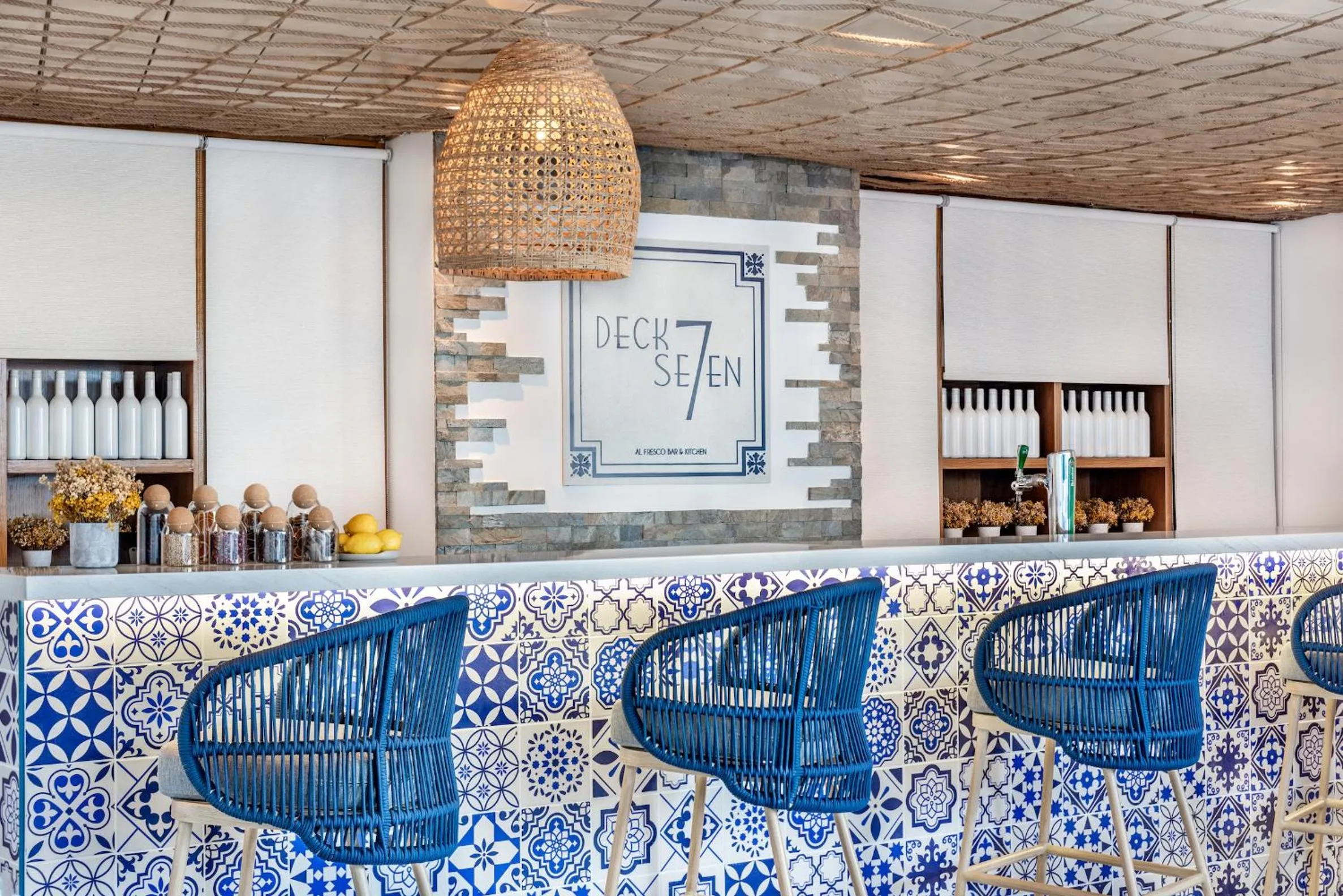 Lounge or bar in Novotel Dubai Al Barsha