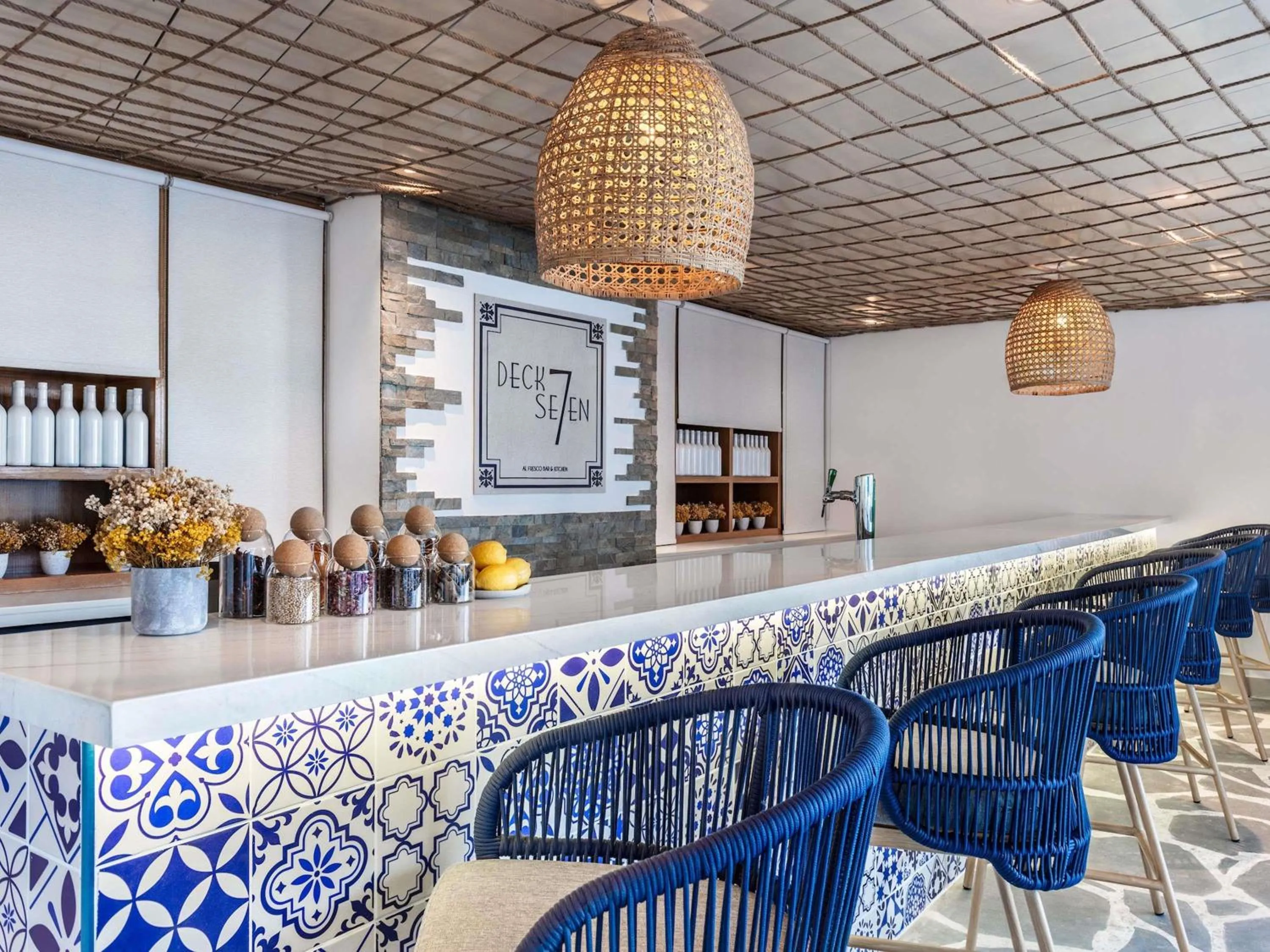 Lounge or bar in Novotel Dubai Al Barsha