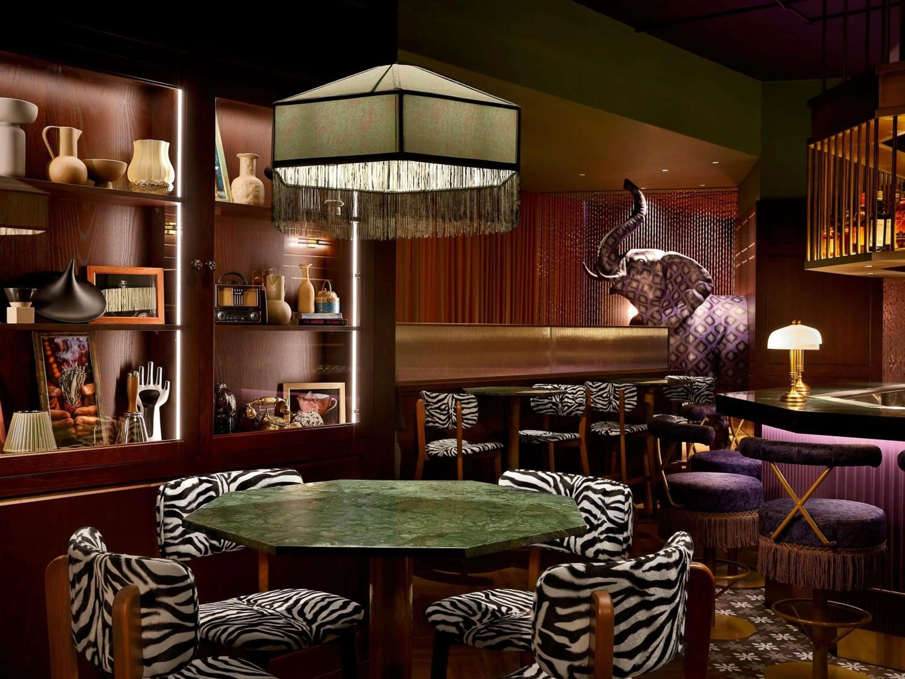 Lounge or bar in Novotel Dubai Al Barsha