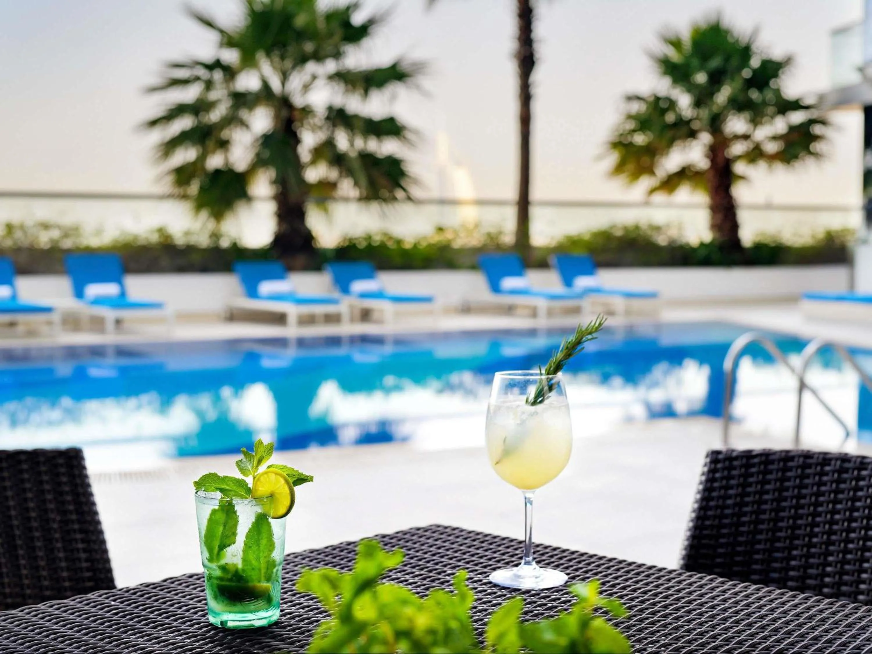 Lounge or bar in Novotel Dubai Al Barsha