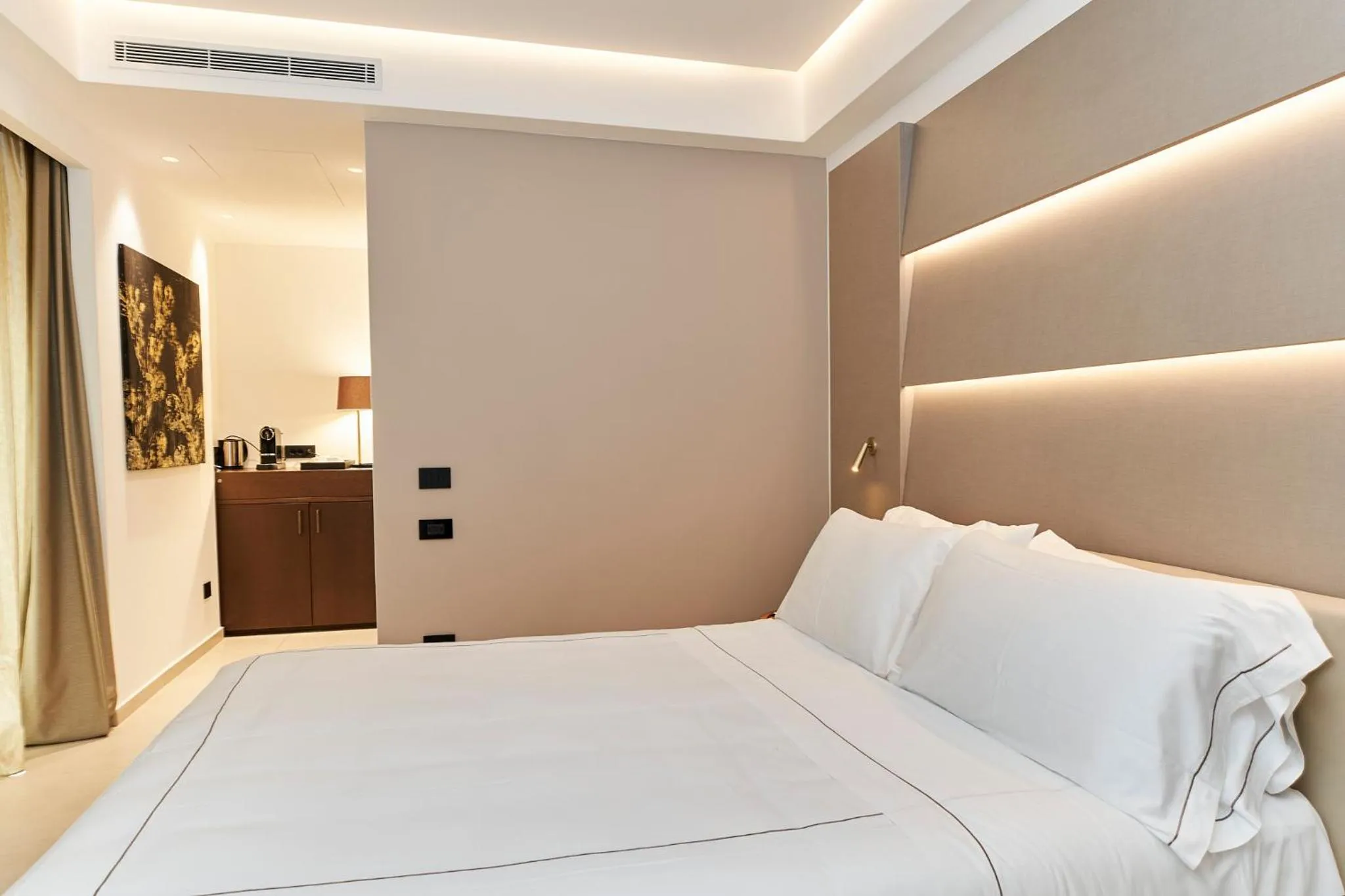 Bedroom, Bed in Palazzo Salomone