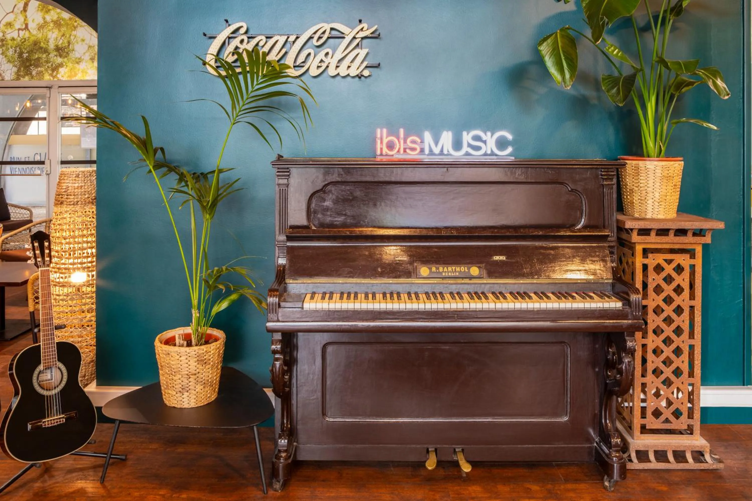 Lounge or bar in Ibis Paris Tour Eiffel Cambronne 15ème