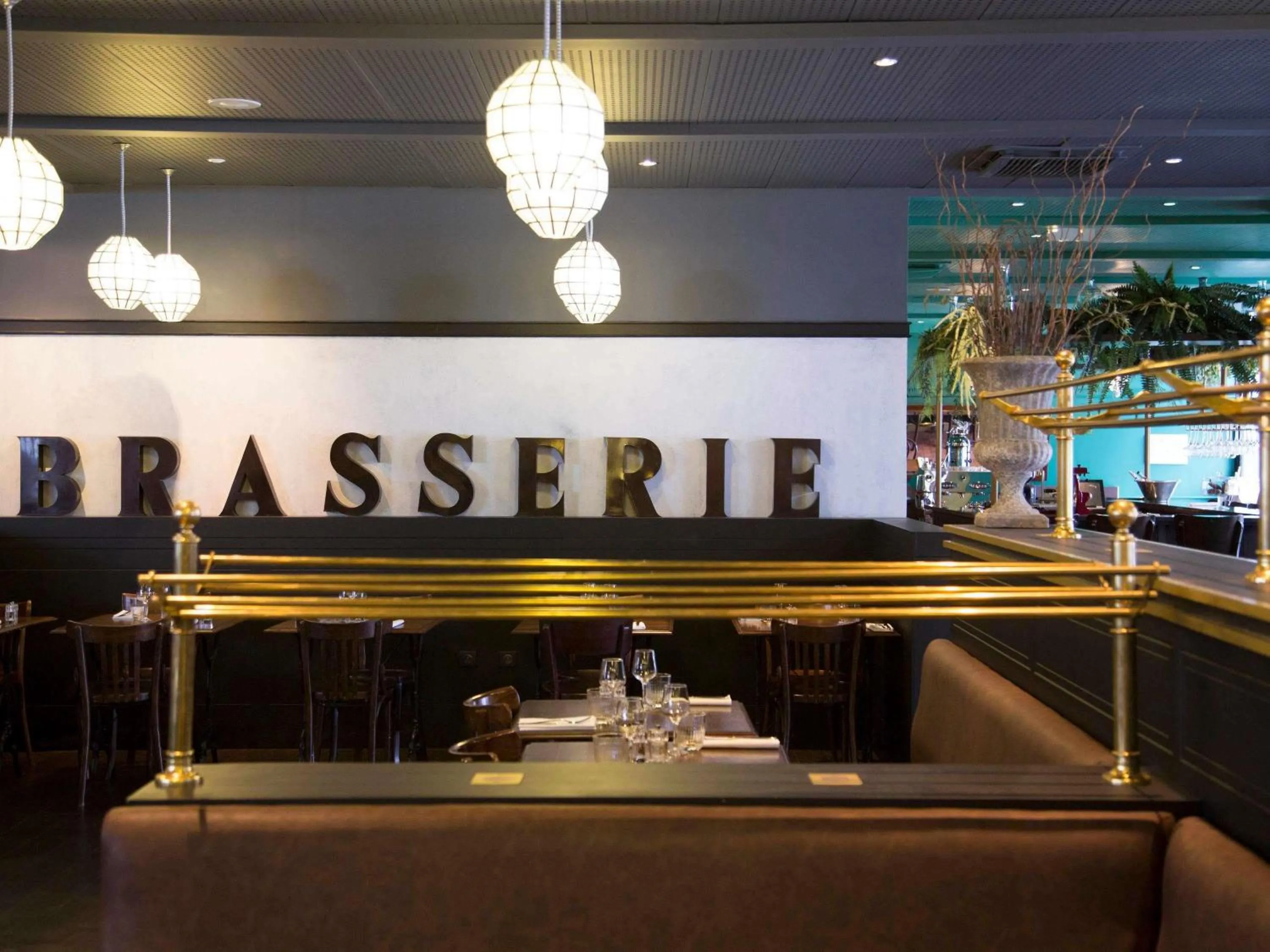 Restaurant/places to eat in Ibis Paris Tour Eiffel Cambronne 15ème